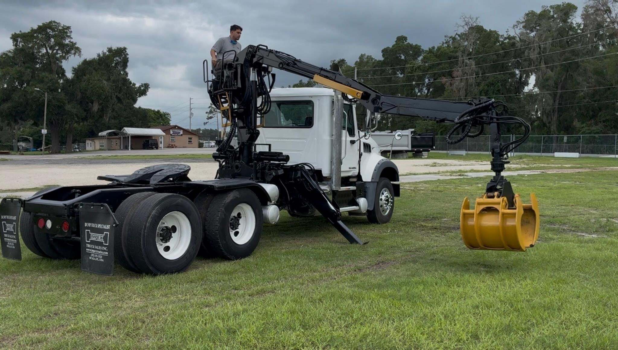 2017 Mack GRANITE GU713