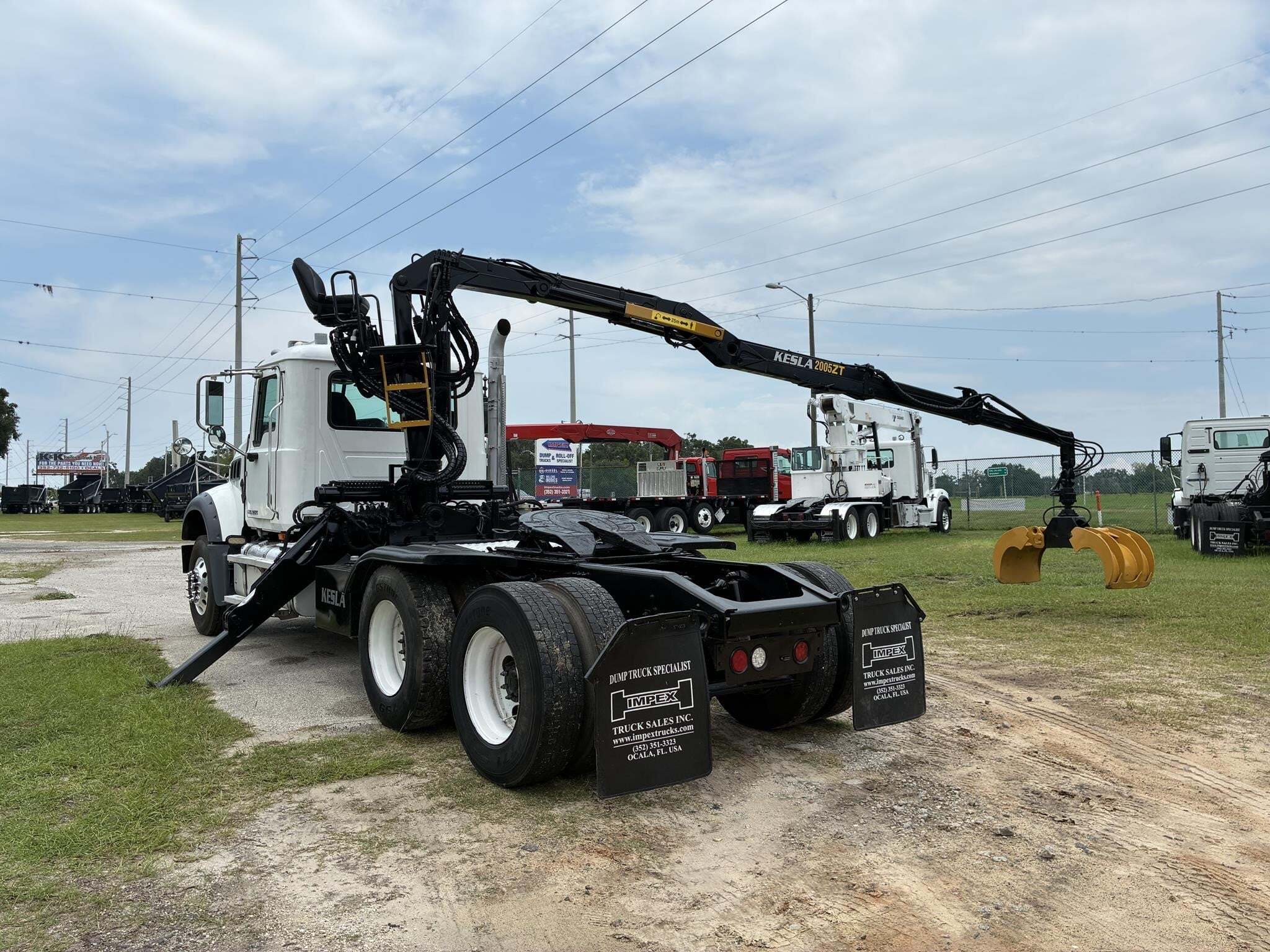 2017 Mack GRANITE GU713