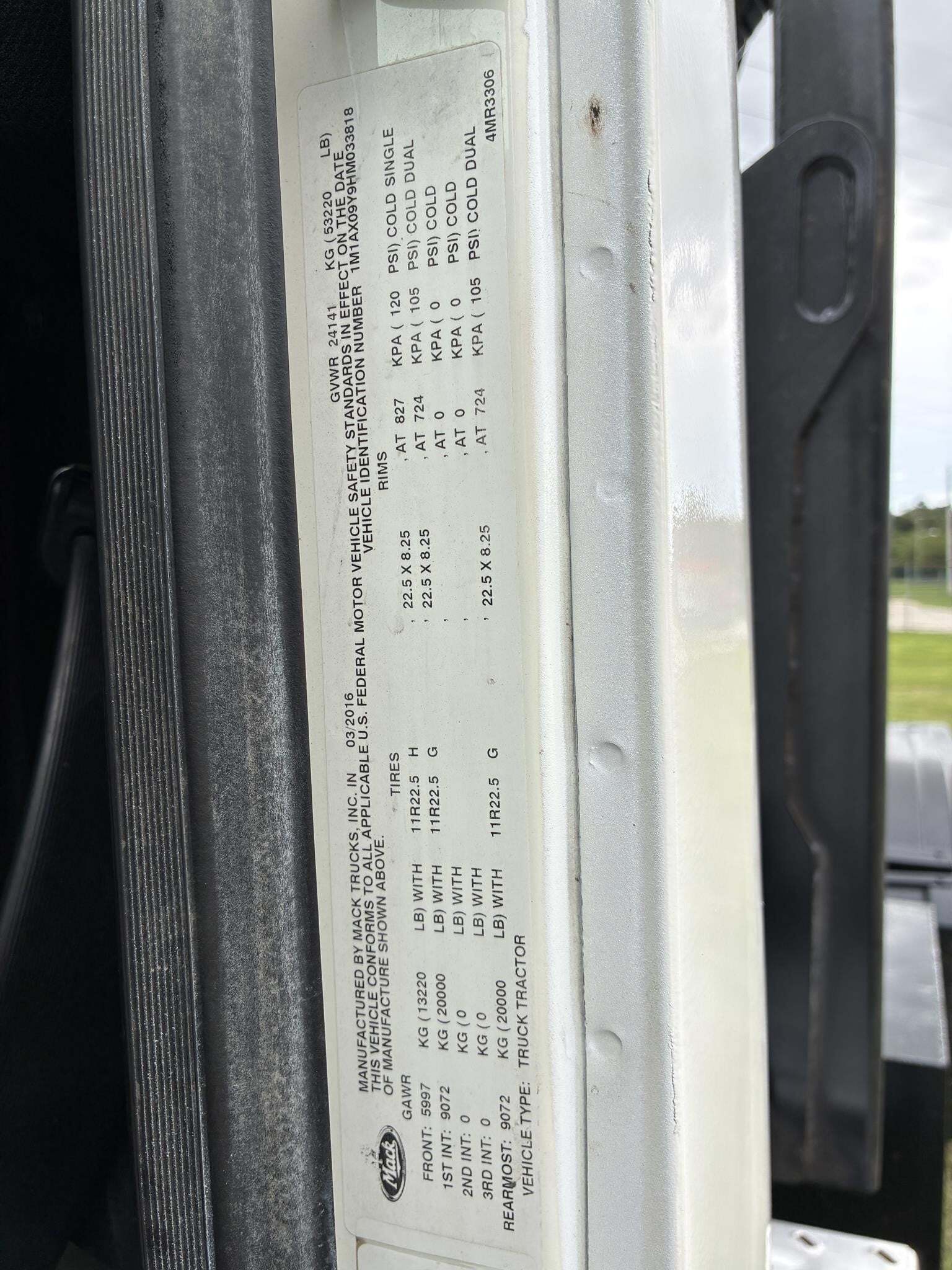 2017 Mack GRANITE GU713