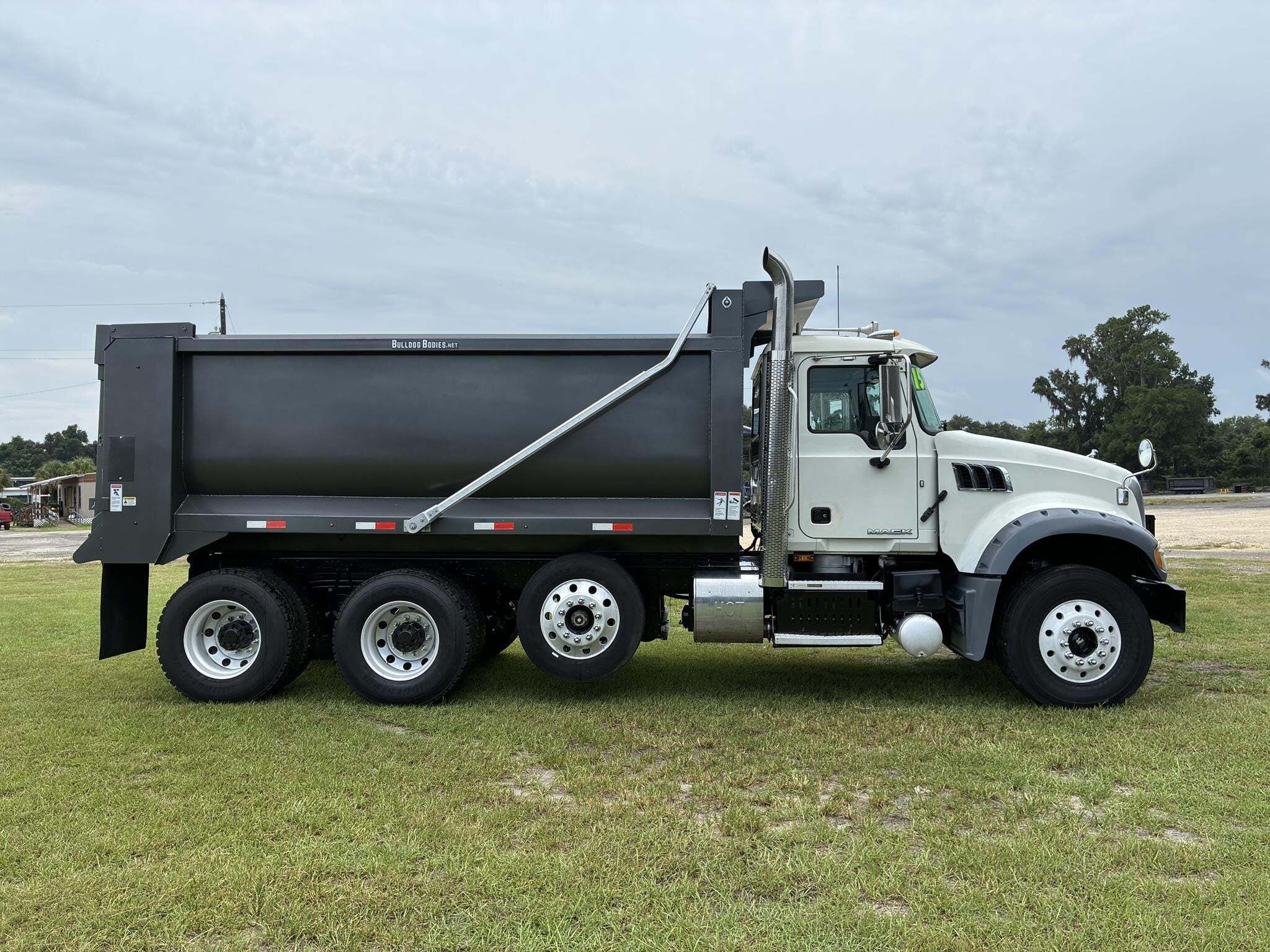 2015 Mack GRANITE GU713
