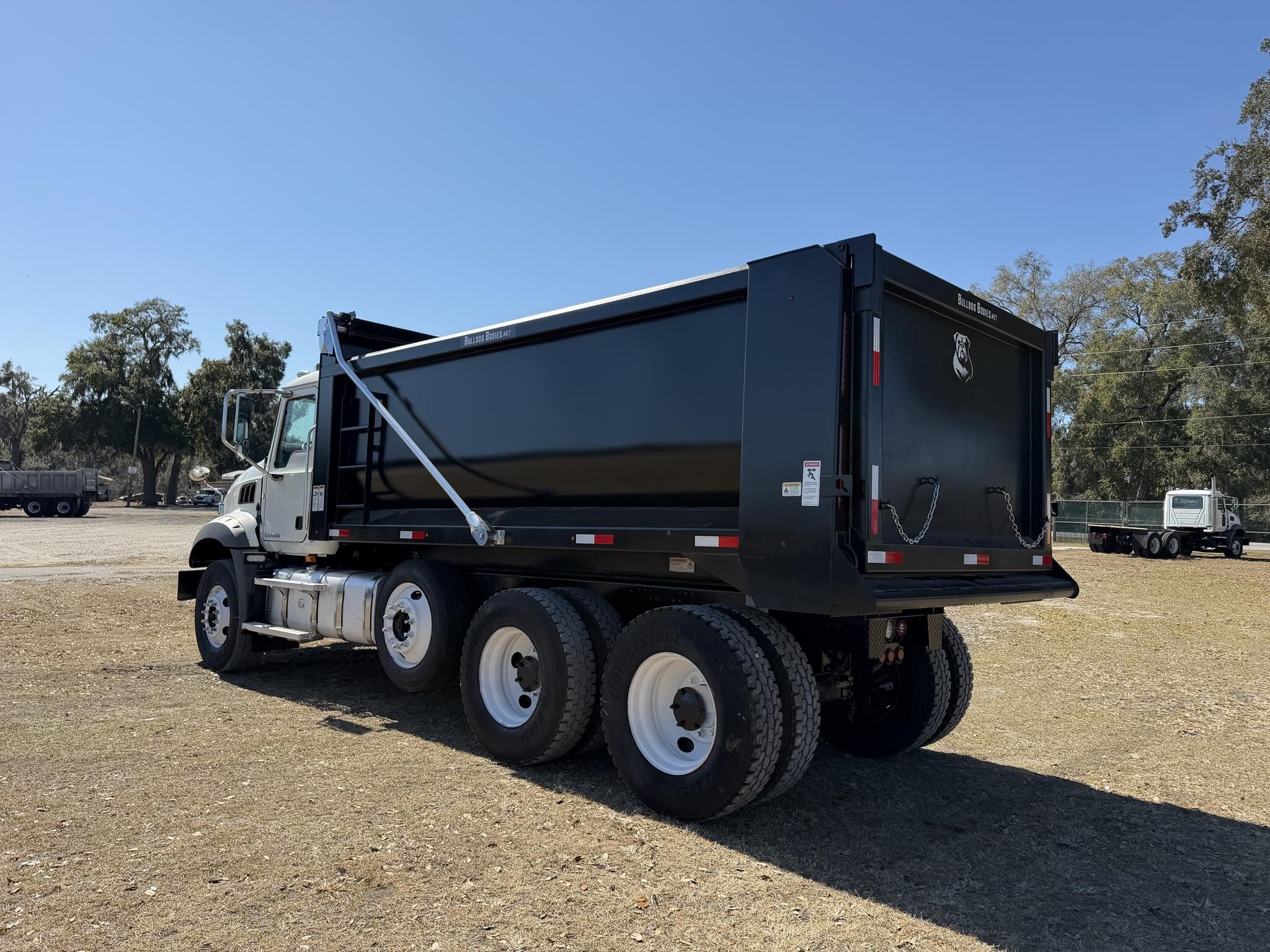 2015 Mack GRANITE GU813
