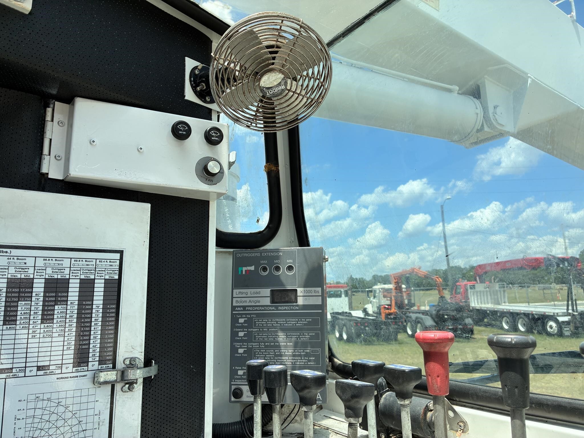 2012 Freightliner CORONADO 114