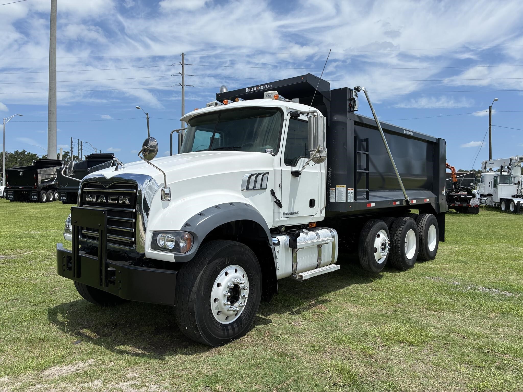 Photo of 2014 Mack GRANITE GU713