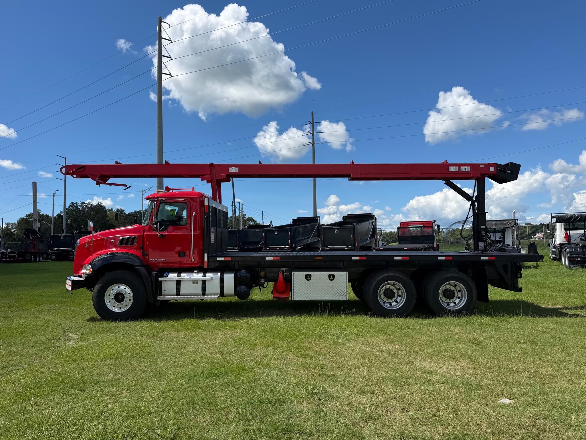 2014 Mack GRANITE GU813