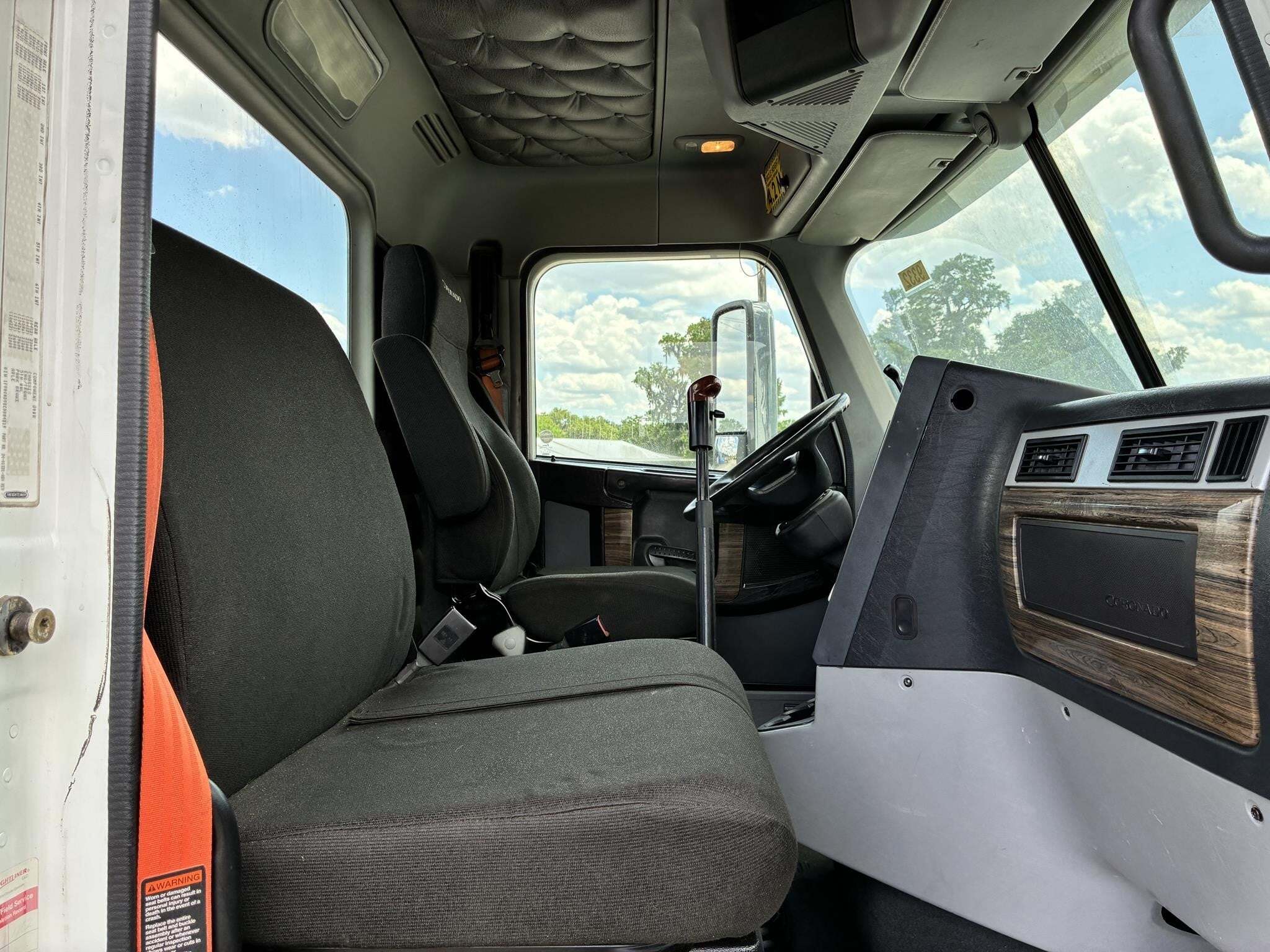 2012 Freightliner COLUMBIA