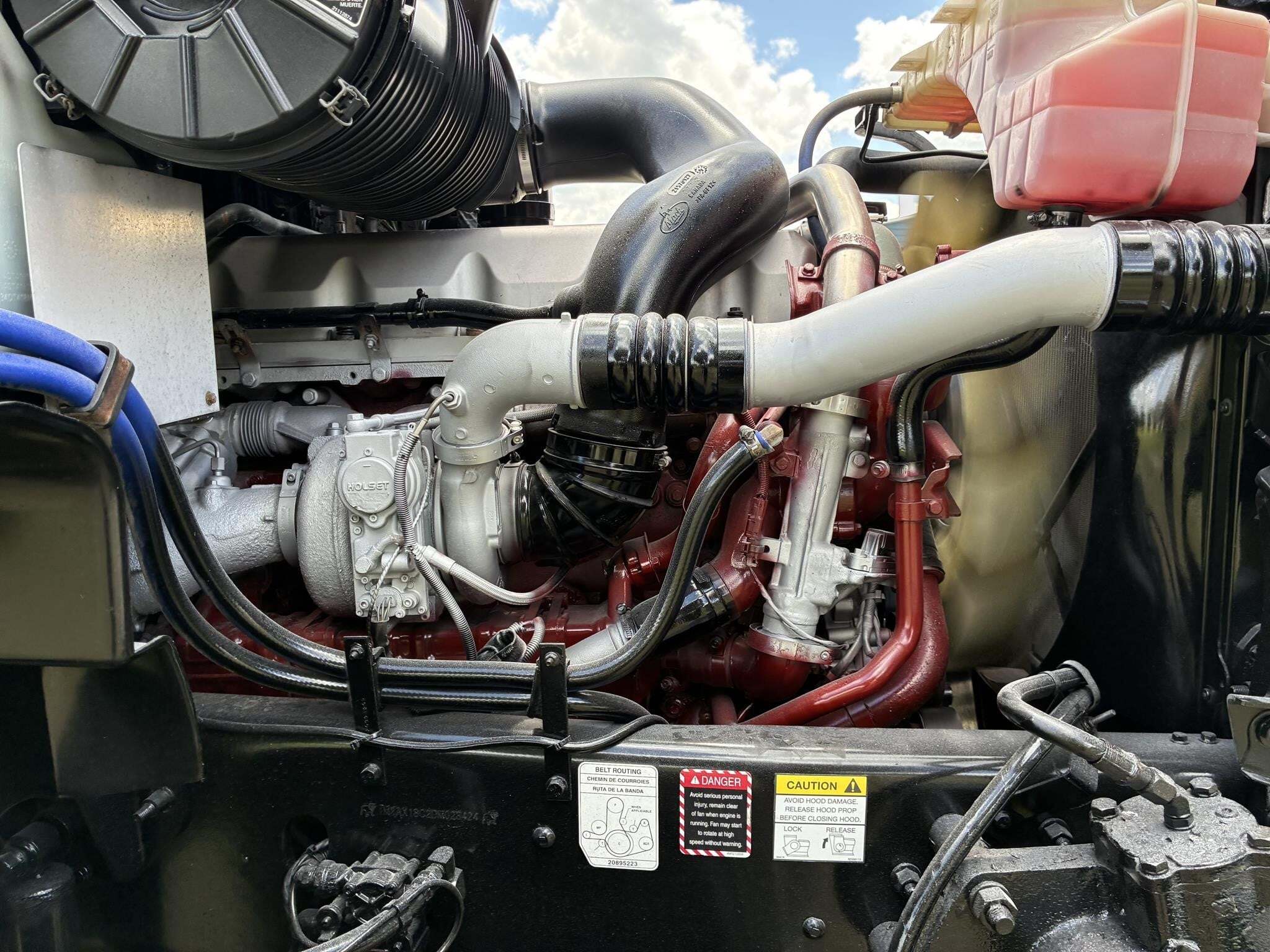 2013 Mack GRANITE GU813