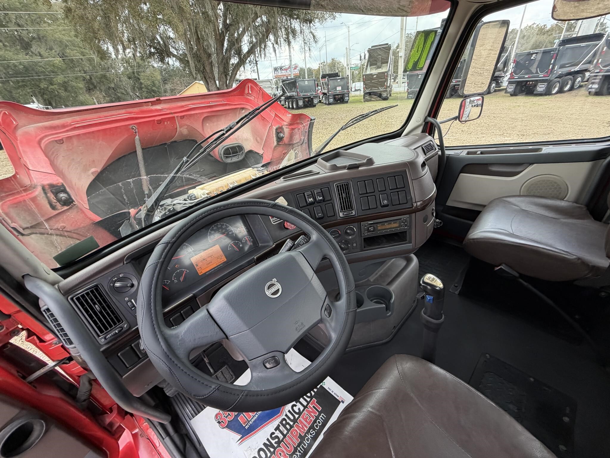 2014 Volvo VHD84B200