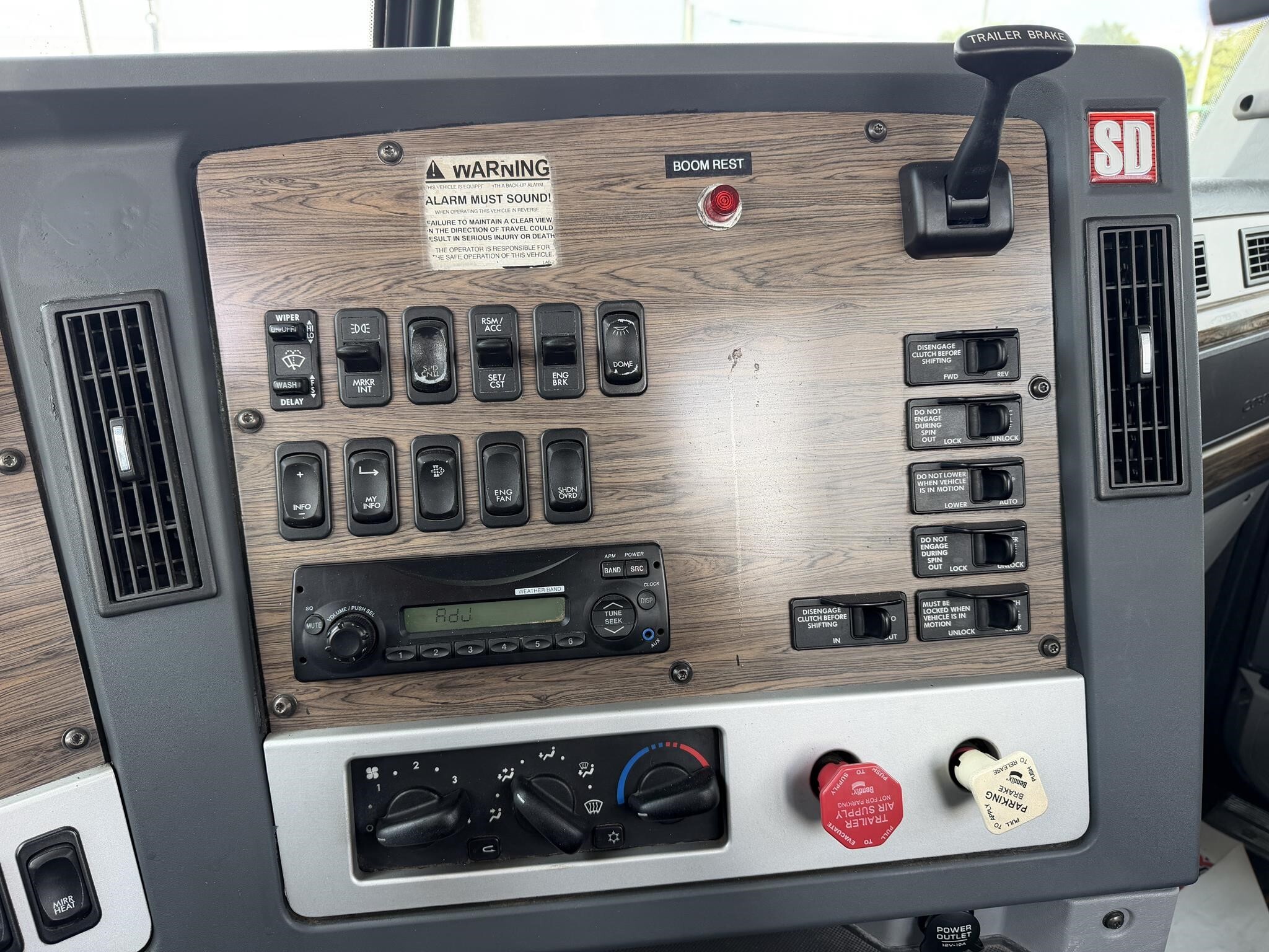 2012 Freightliner CORONADO 114