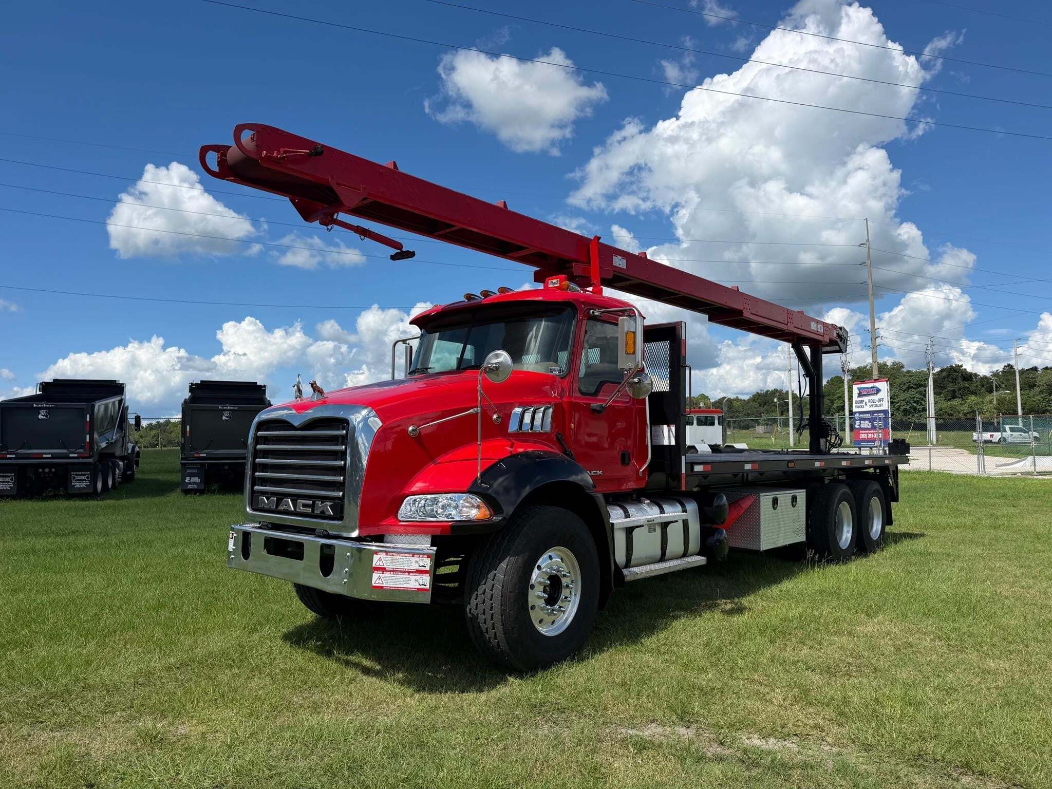 2014 Mack GRANITE GU813