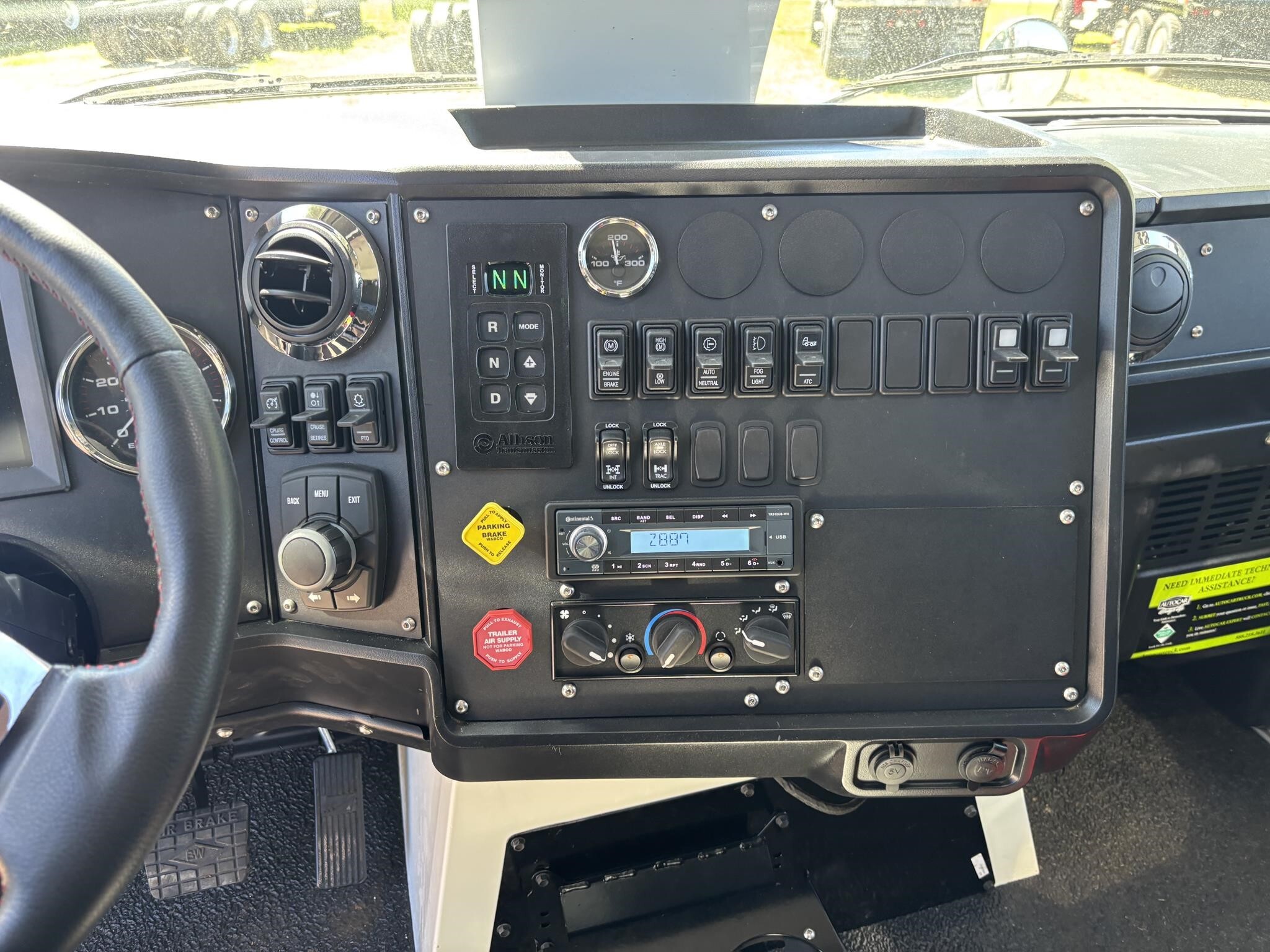 2024 Autocar DC64