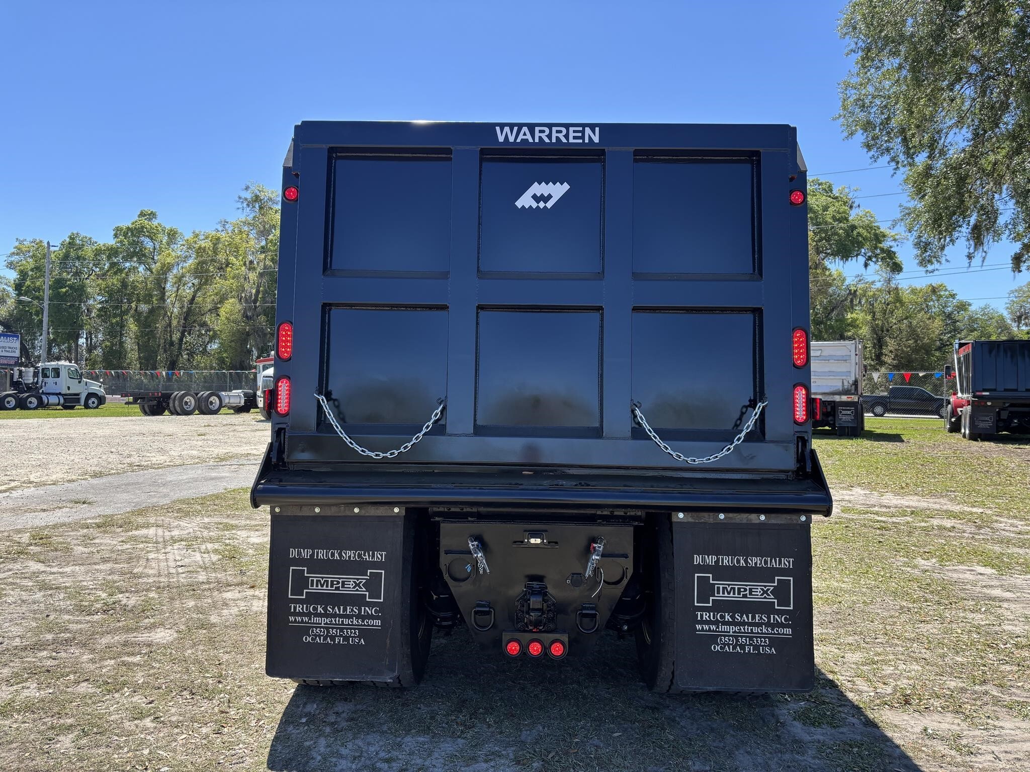 2024 Autocar DC64