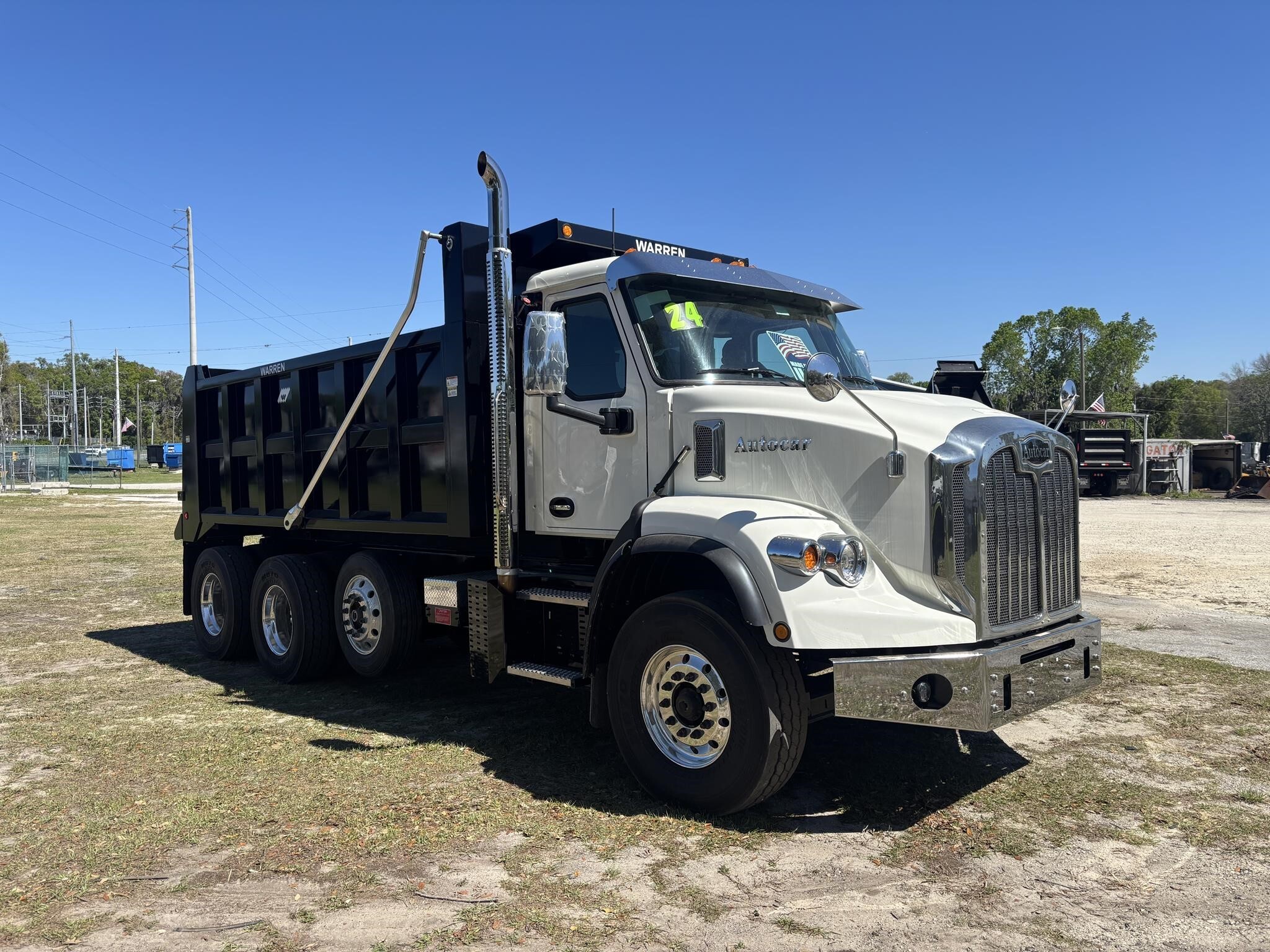 2024 Autocar DC64