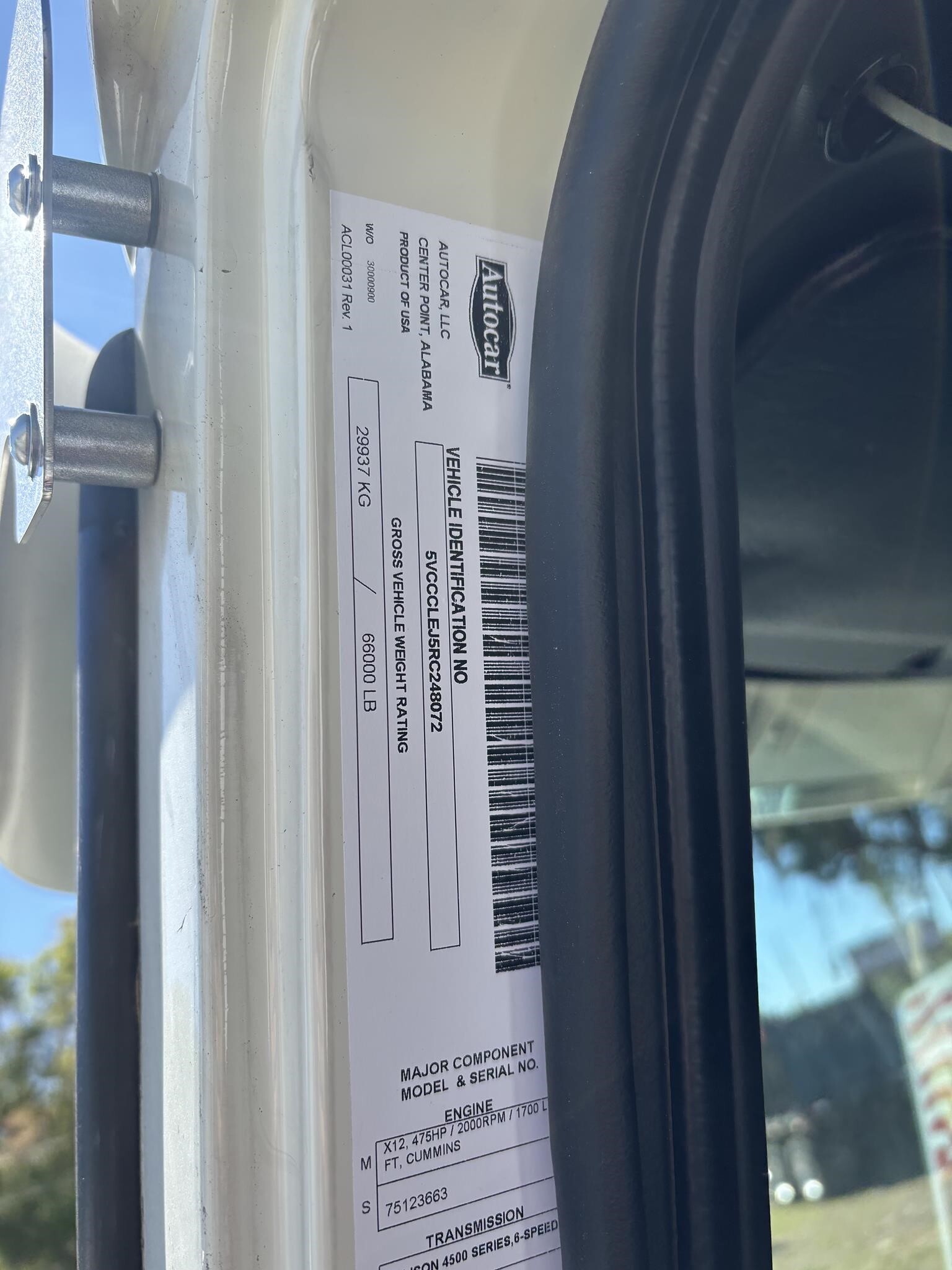2024 Autocar DC64