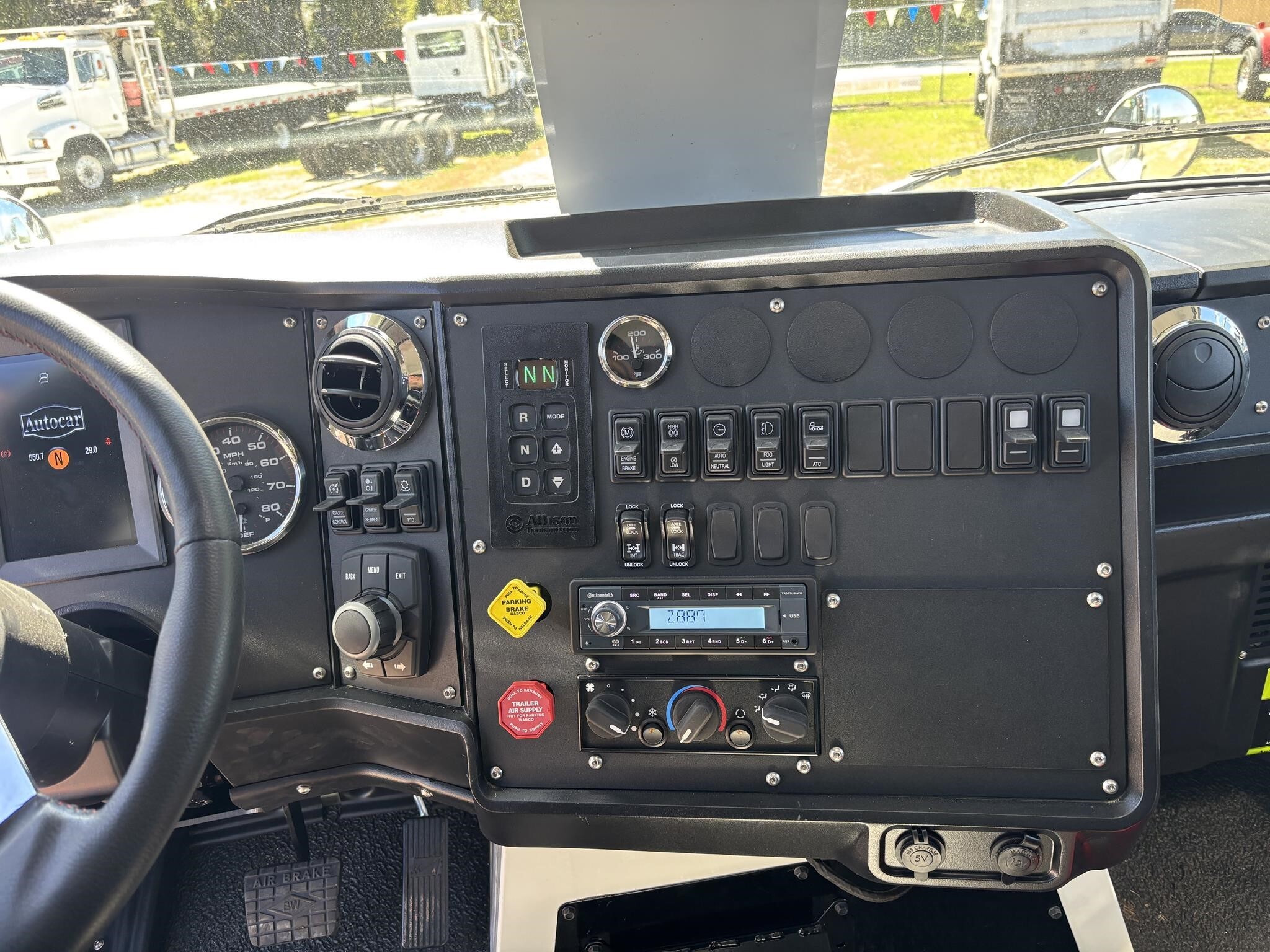 2024 Autocar DC64