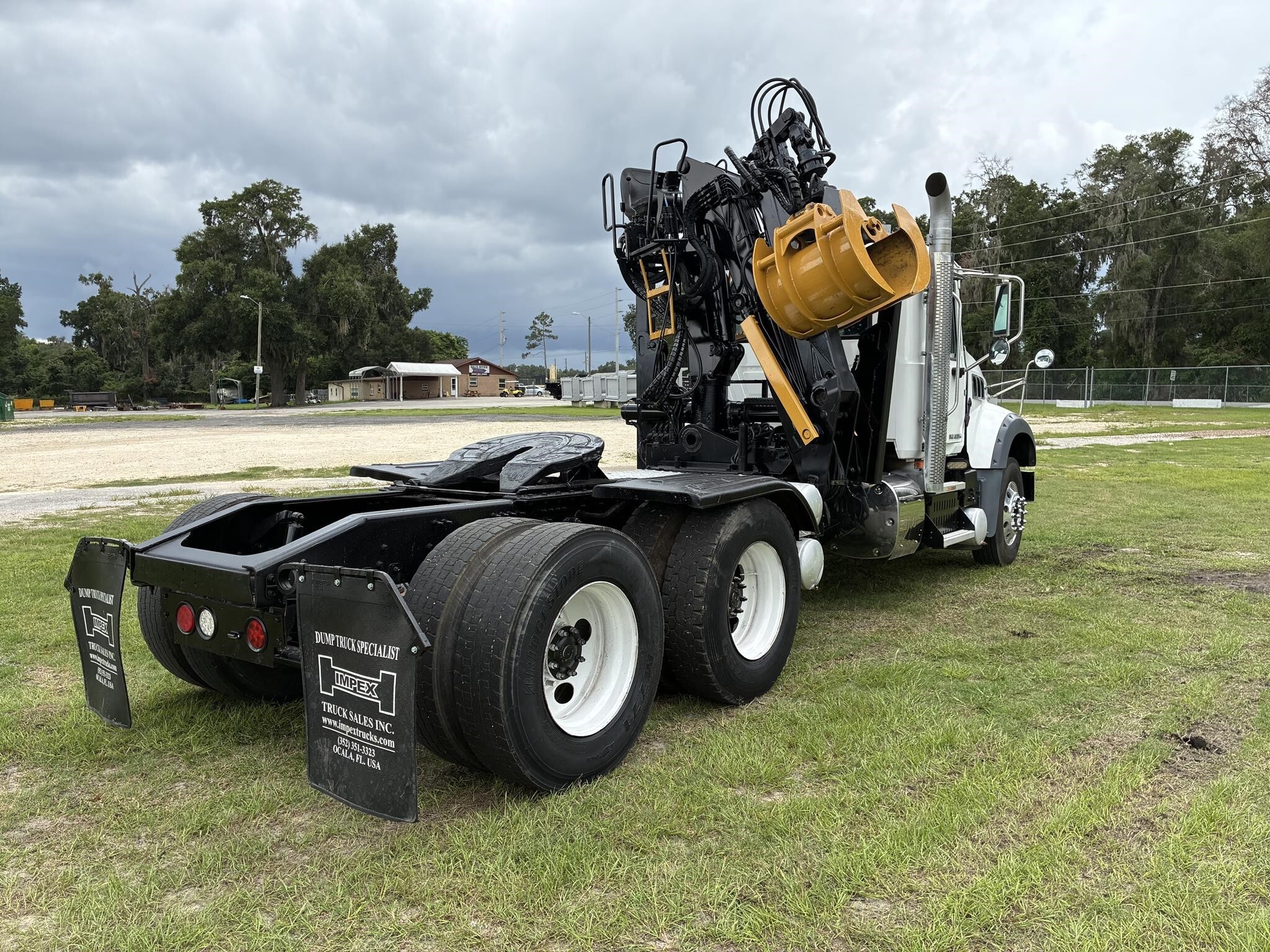 2017 Mack GRANITE GU713