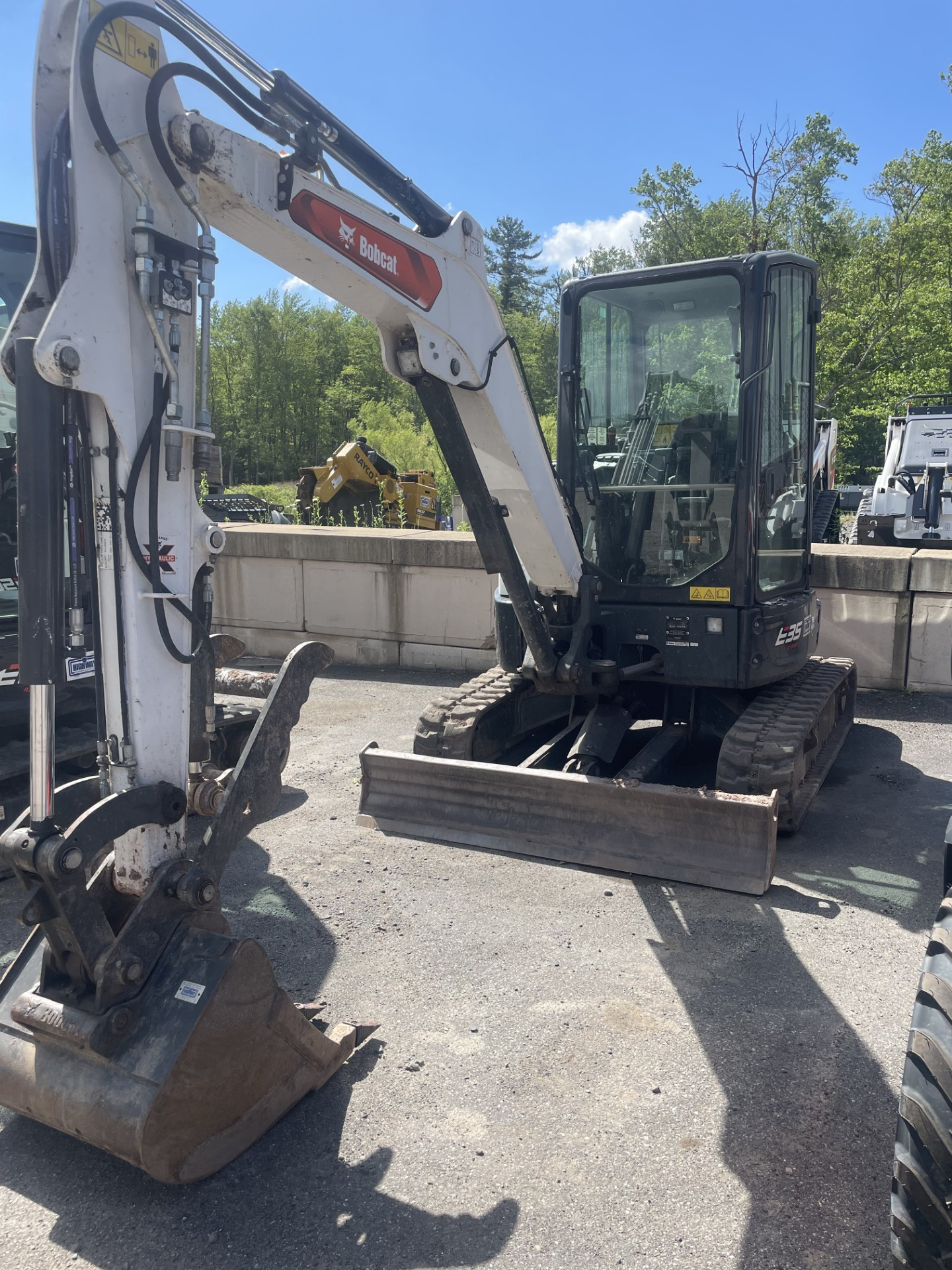 Photo of a 2023 Bobcat E35