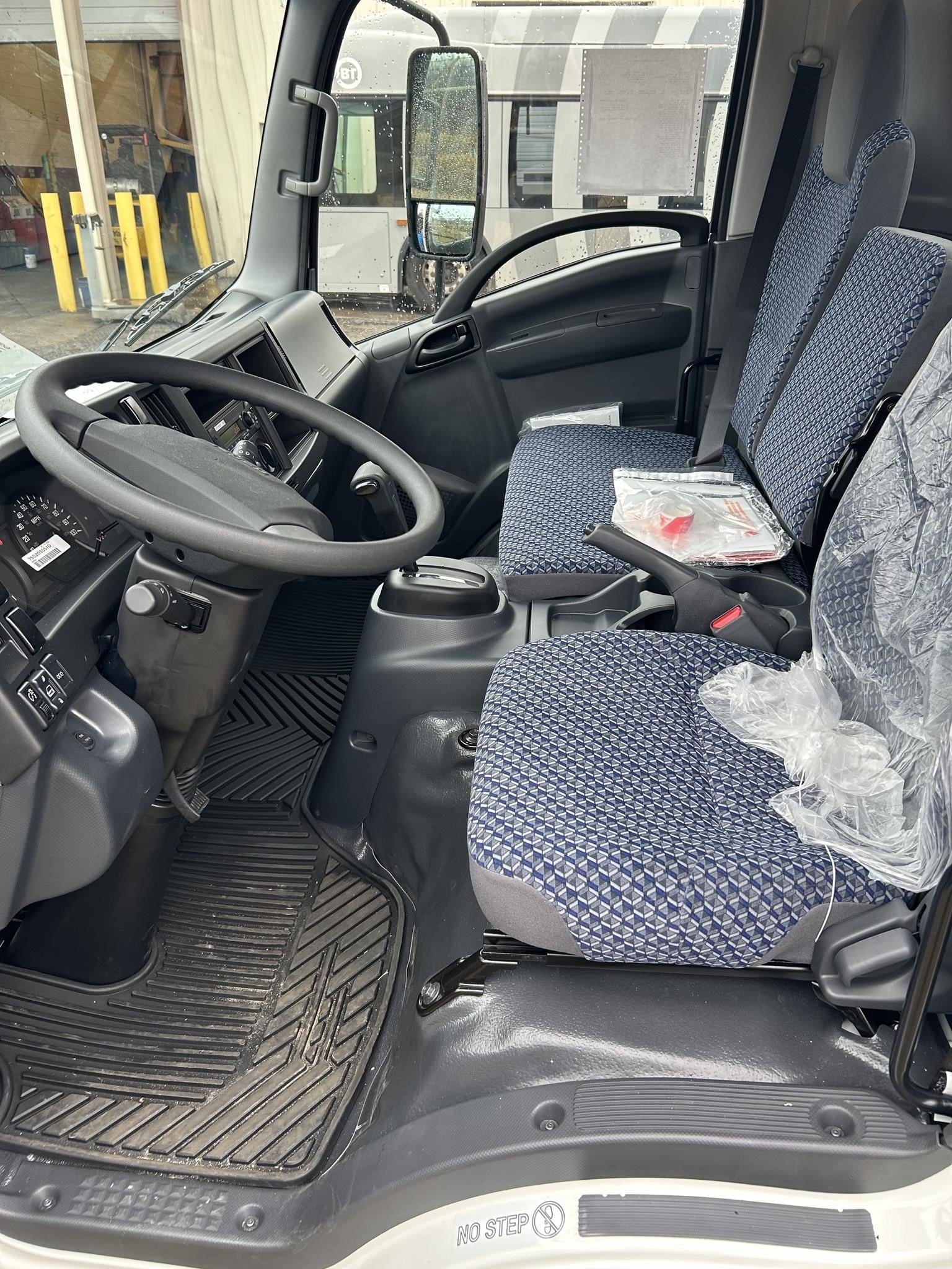 2026 Isuzu NPR HD