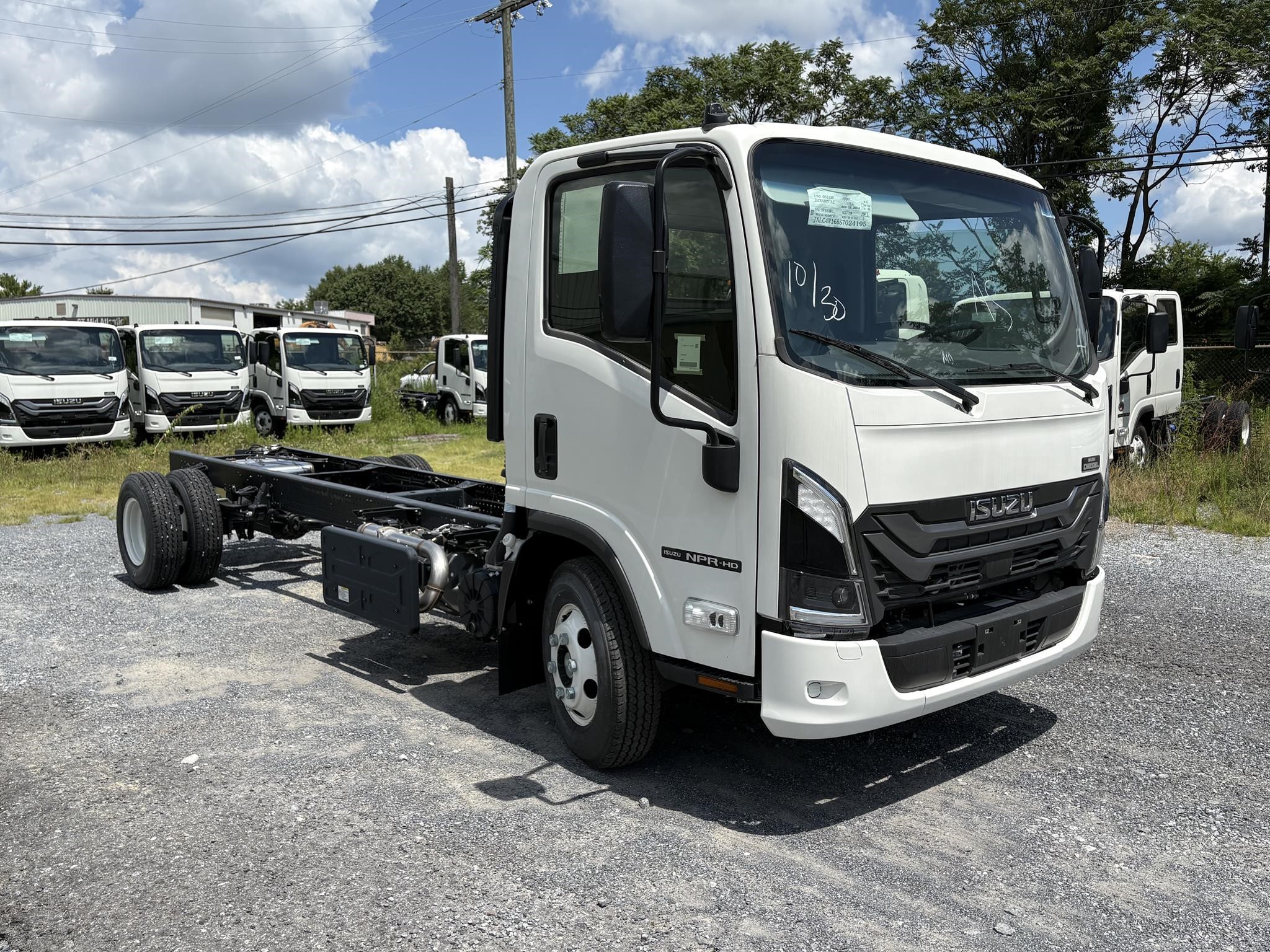 2025 Isuzu NPR HD