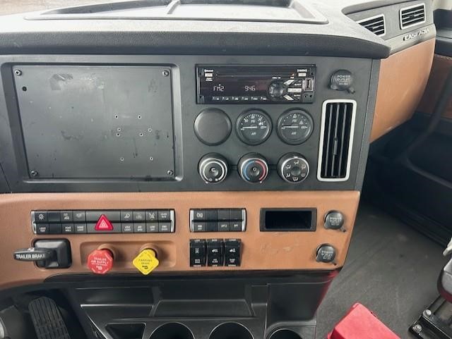 2019 Freightliner CASCADIA 126