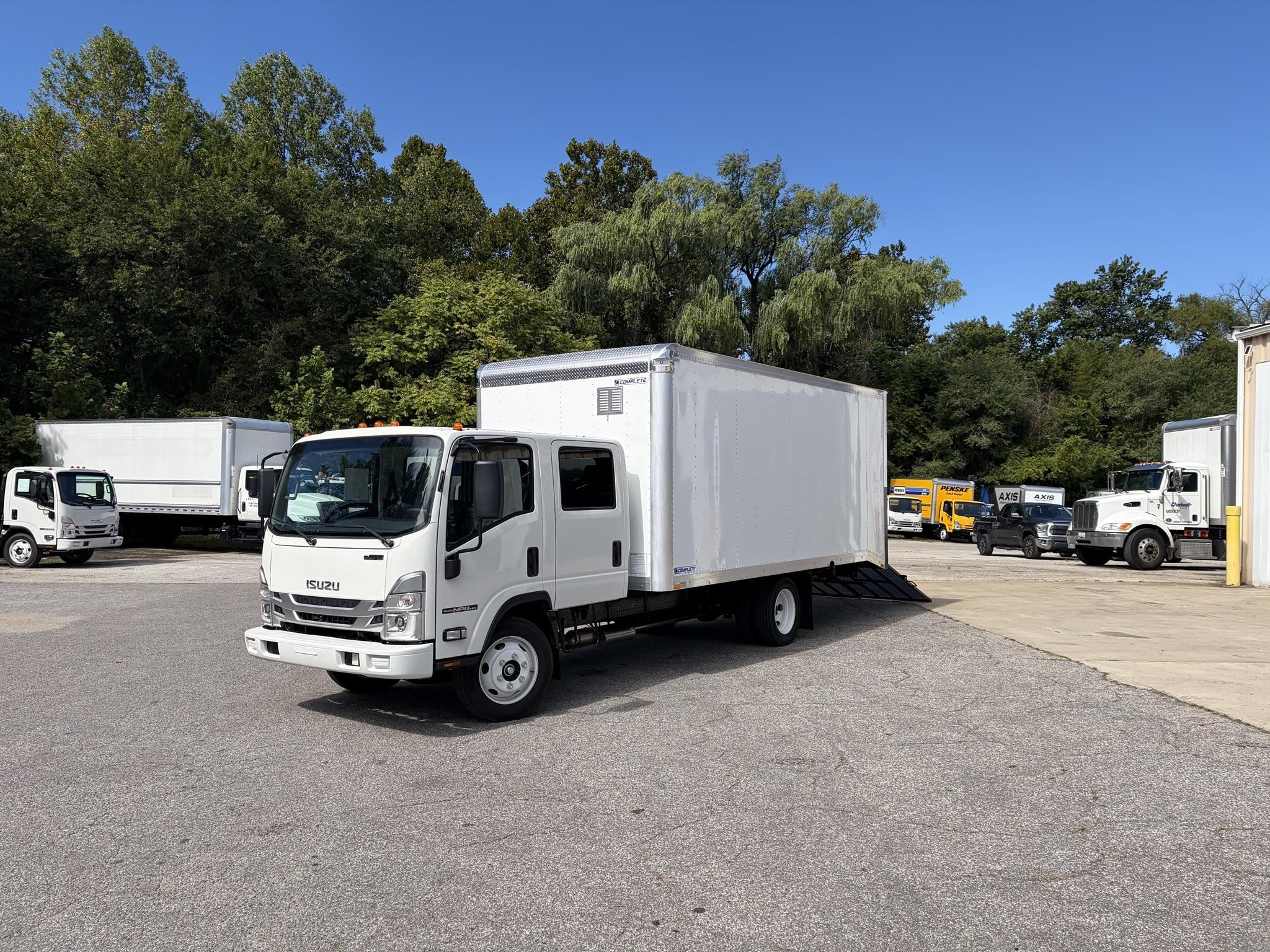 2027 Isuzu NPR HD