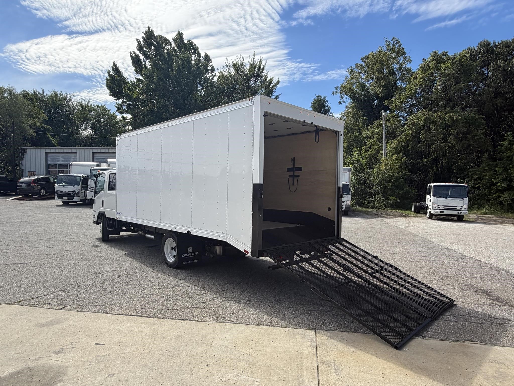 2027 Isuzu NPR HD