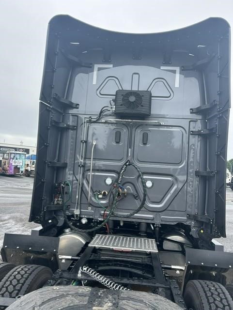 2027 Freightliner Cascadia 126