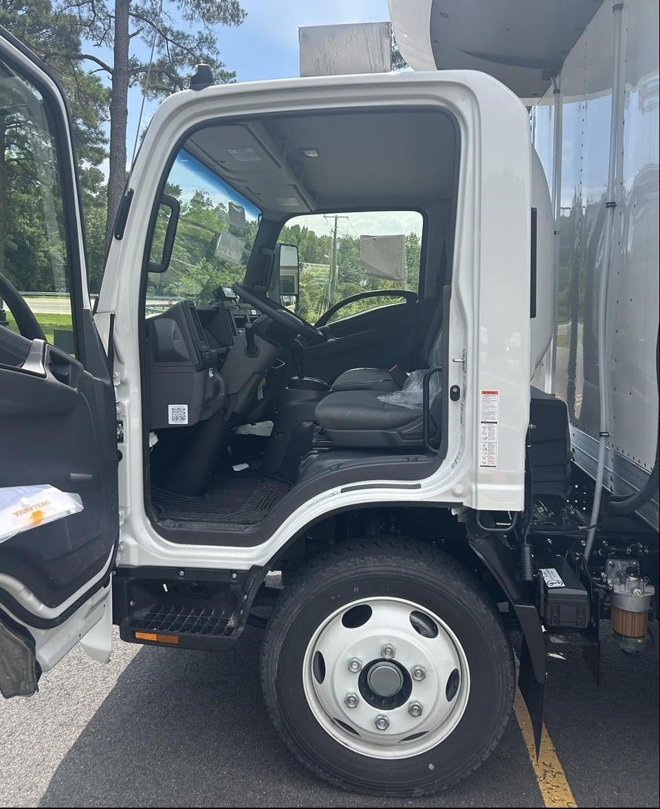 2026 Isuzu nrr