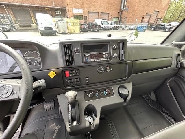 2025 Freightliner BUSINESS CLASS M2 106 PLUS