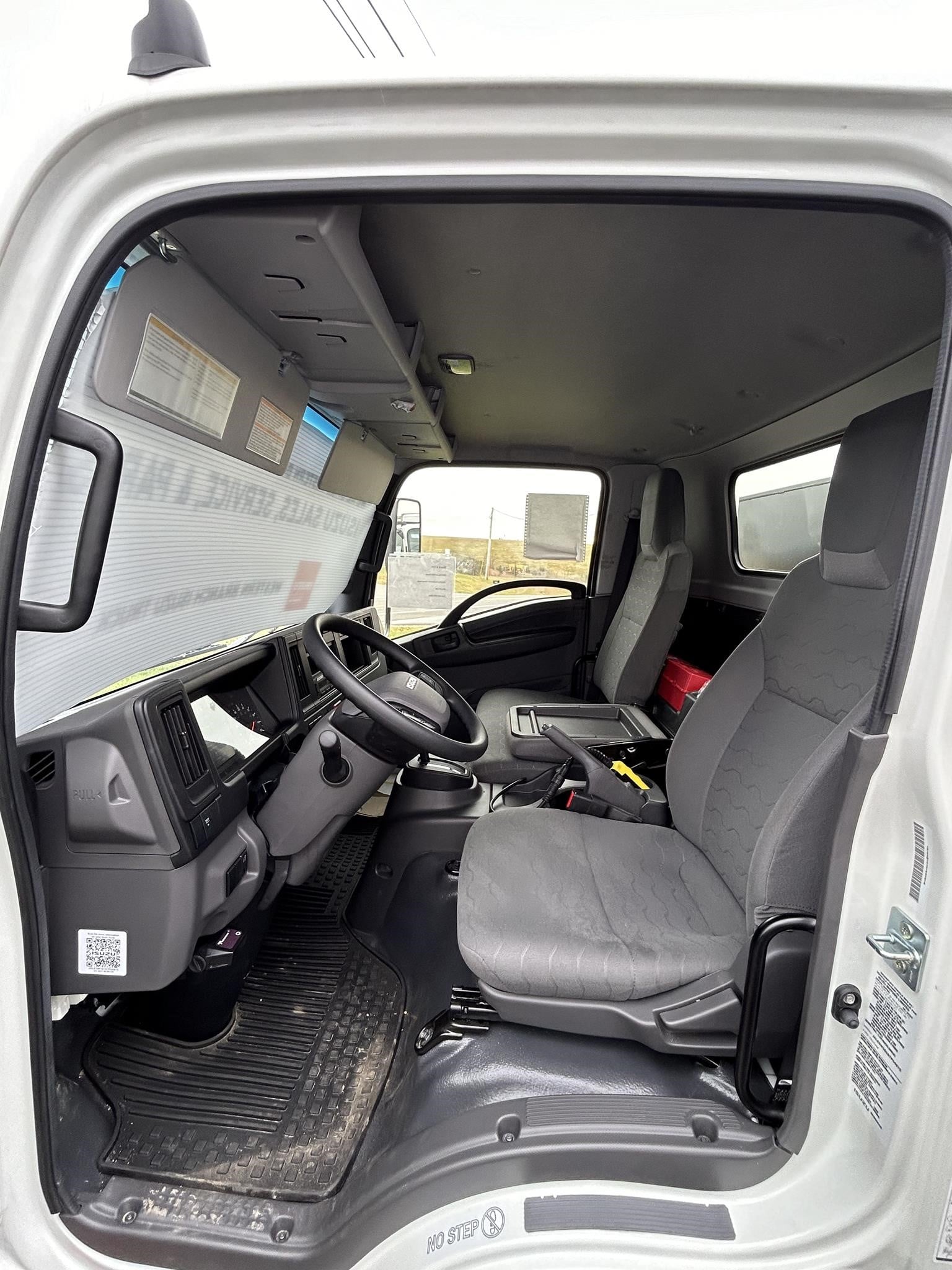 2025 Isuzu NRR