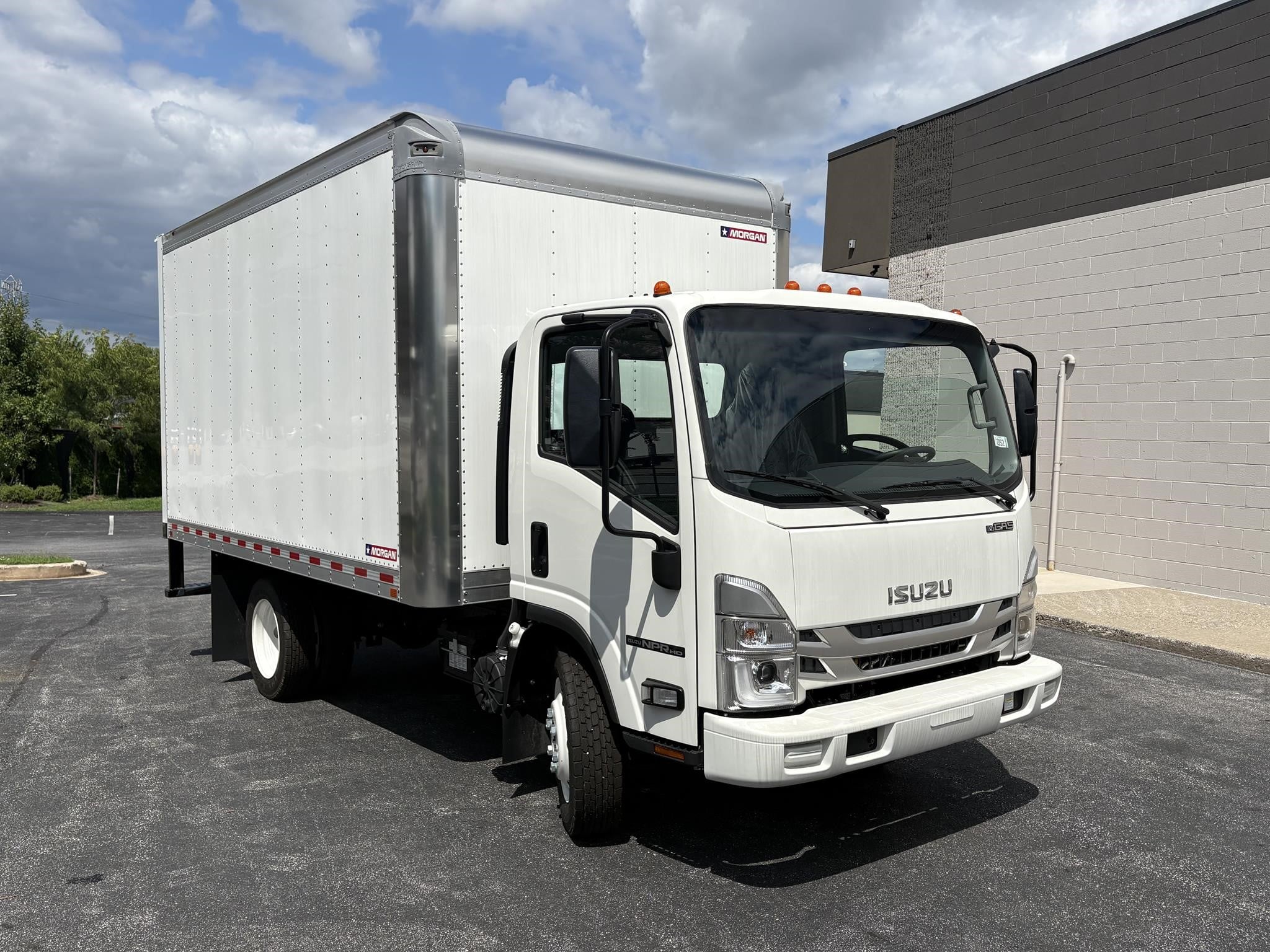 2026 Isuzu NPR HD