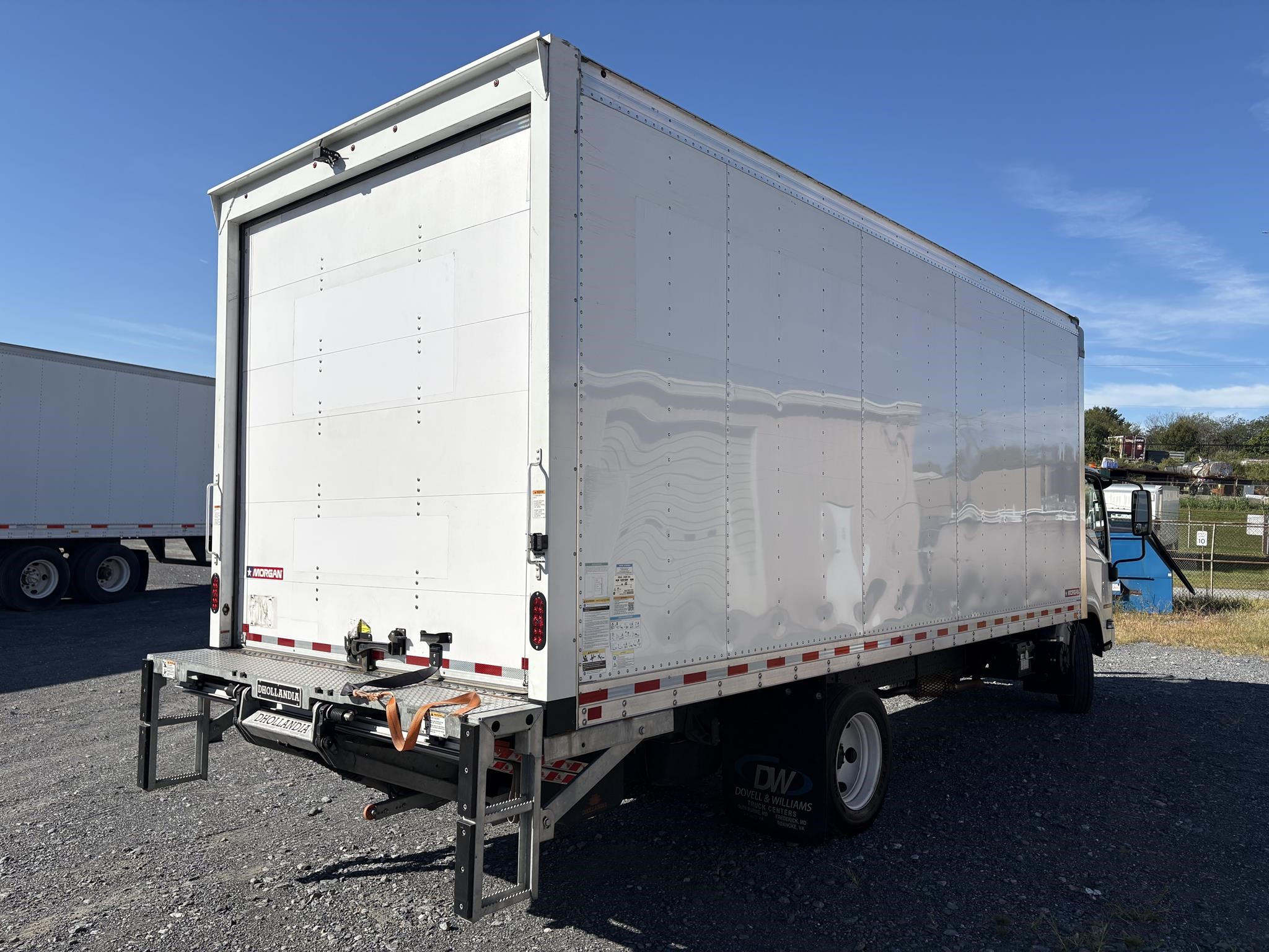 2025 Isuzu NRR