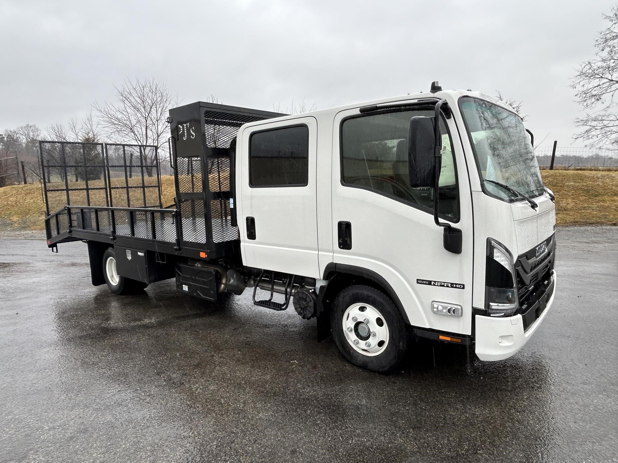 2025 Isuzu NPR HD