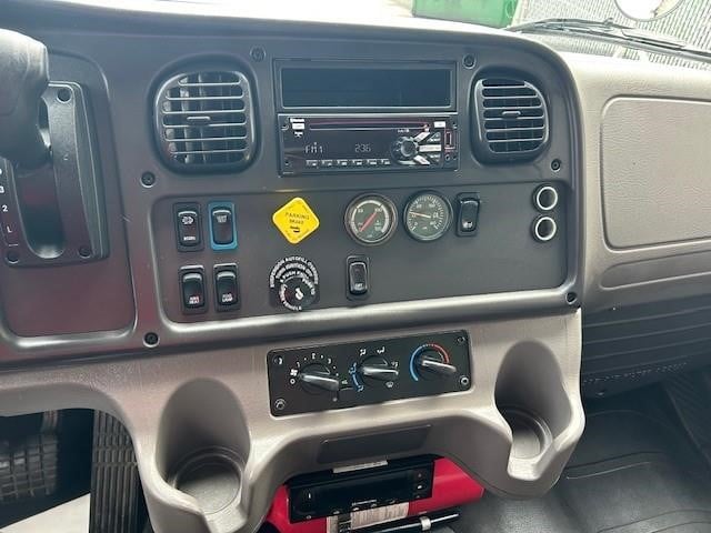 2019 Freightliner BUSINESS CLASS M2 106