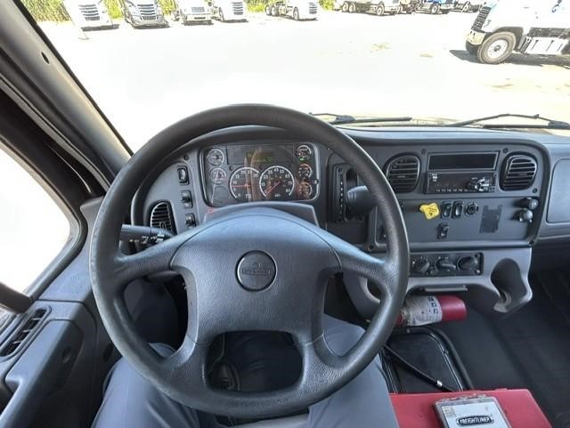 2020 Freightliner BUSINESS CLASS M2 106