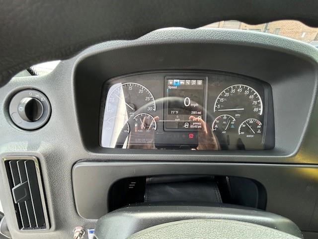 2025 Freightliner BUSINESS CLASS M2 106 PLUS