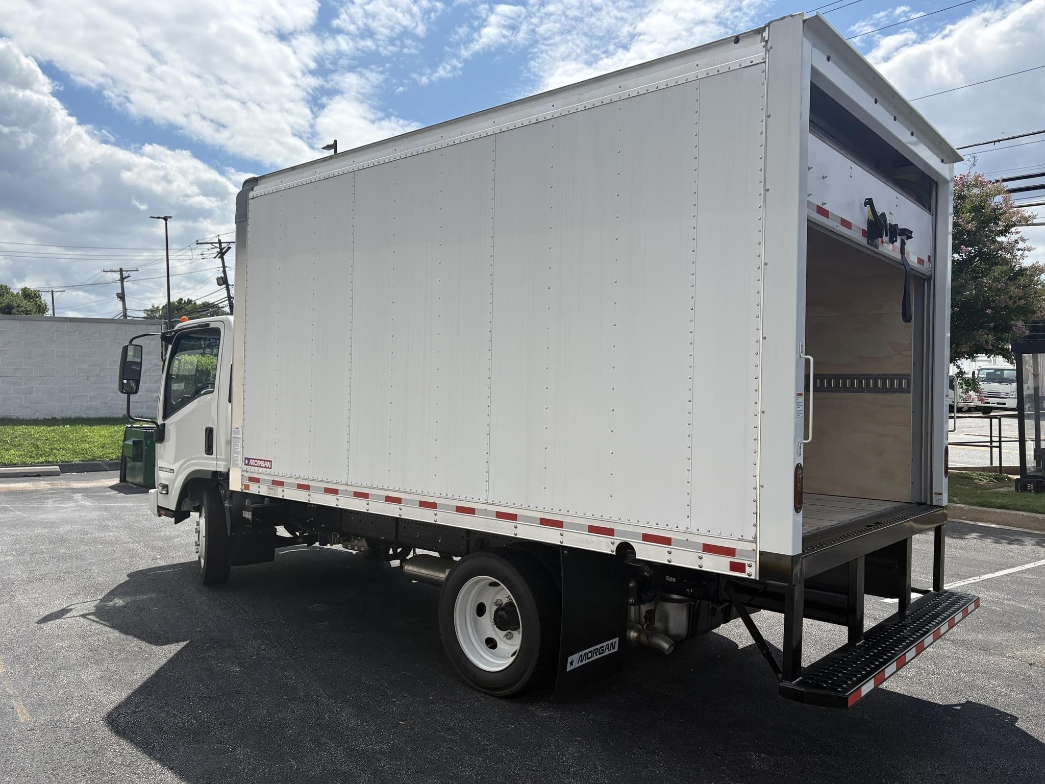 2026 Isuzu NPR HD