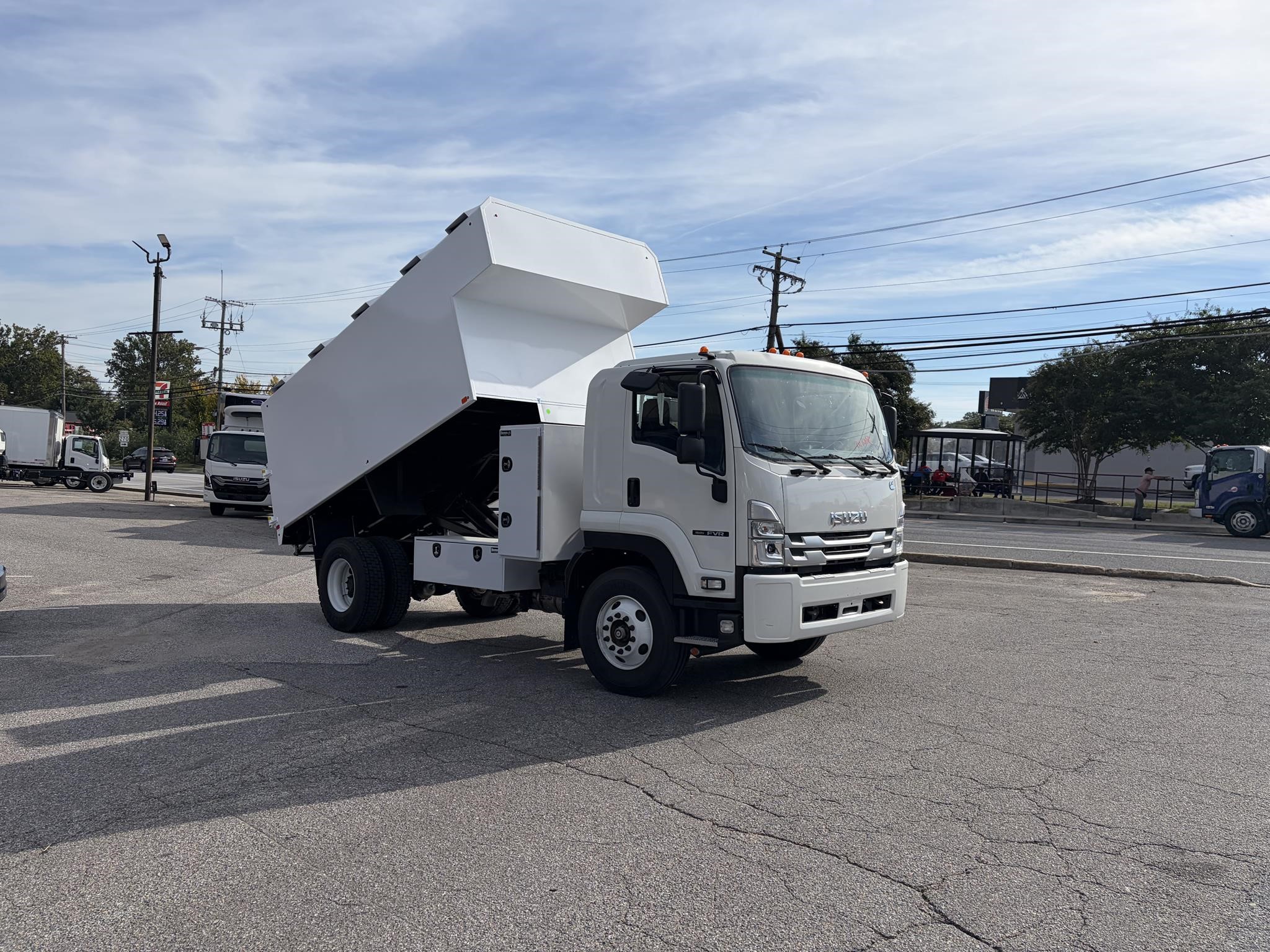 Photo of 2025 Isuzu FVR