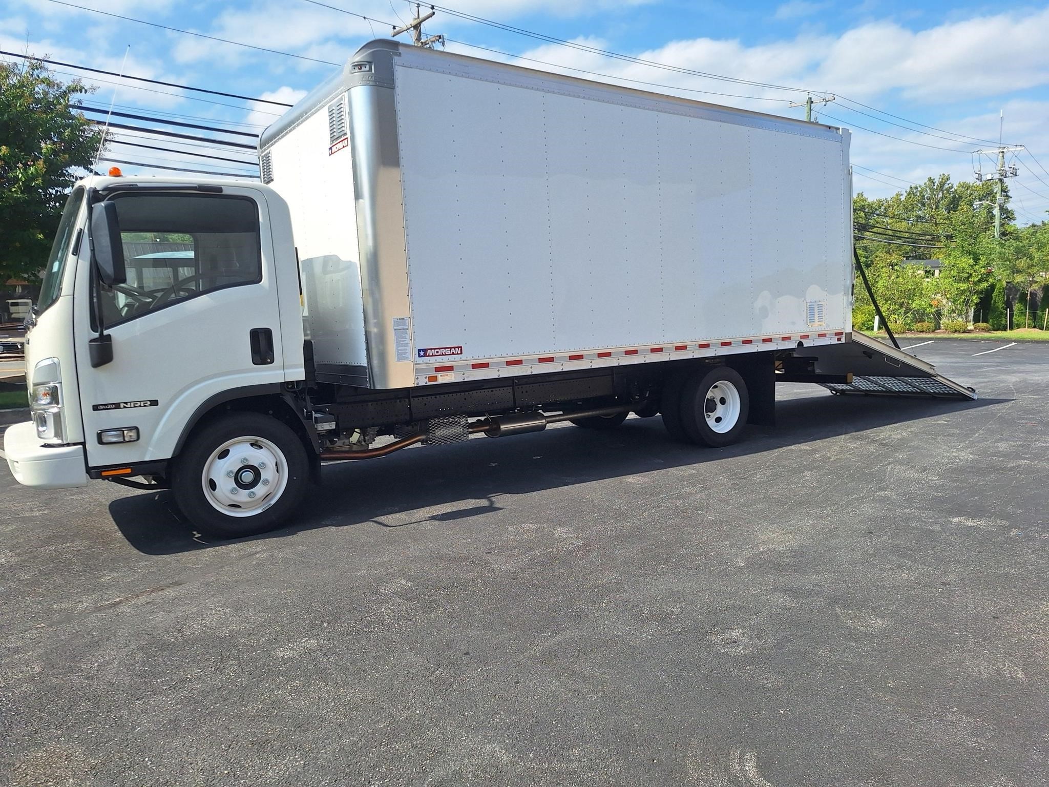 2025 Isuzu NRR