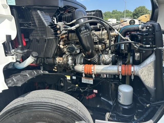 2025 Freightliner Cascadia 126