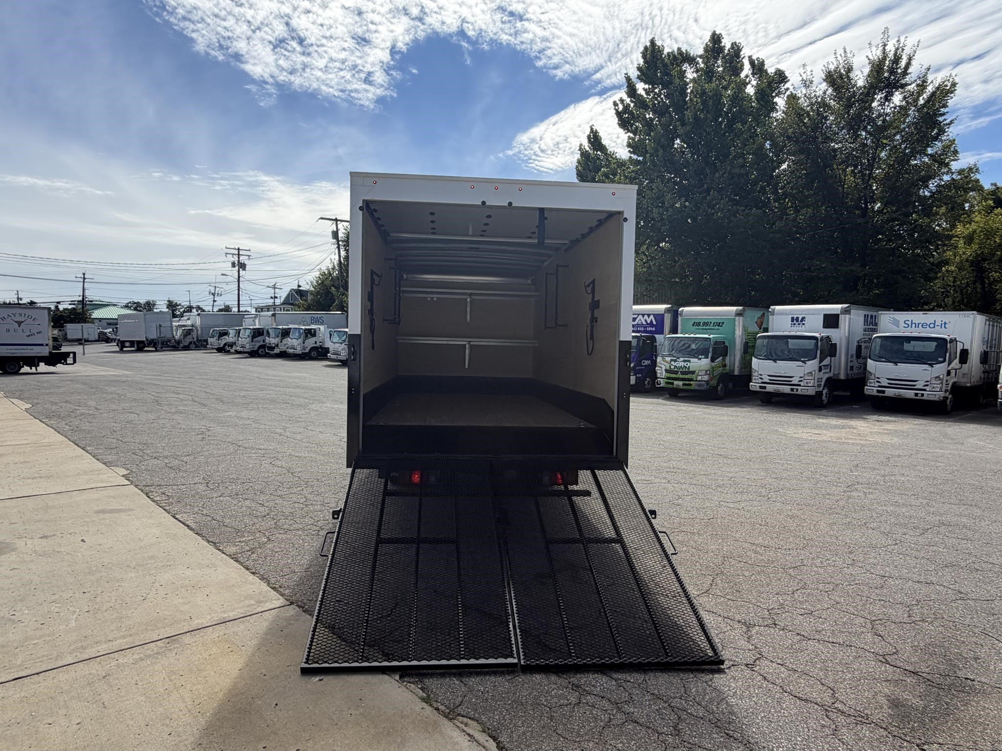 2027 Isuzu NPR HD