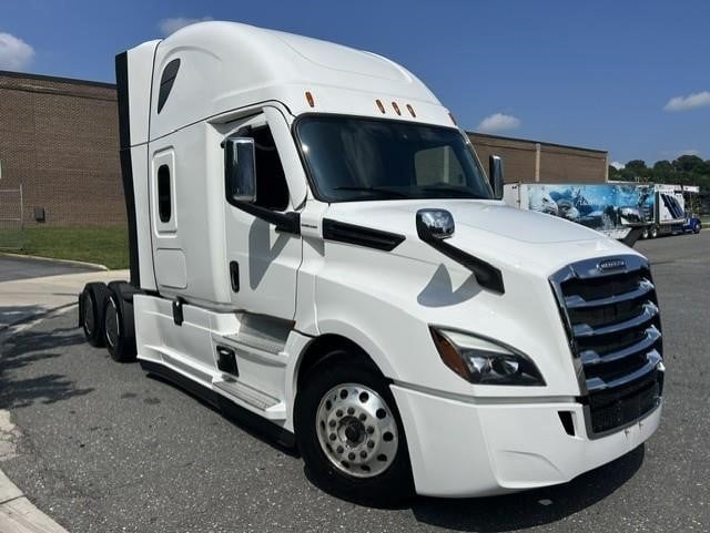 Photo of a 2025 Freightliner CASCADIA 126