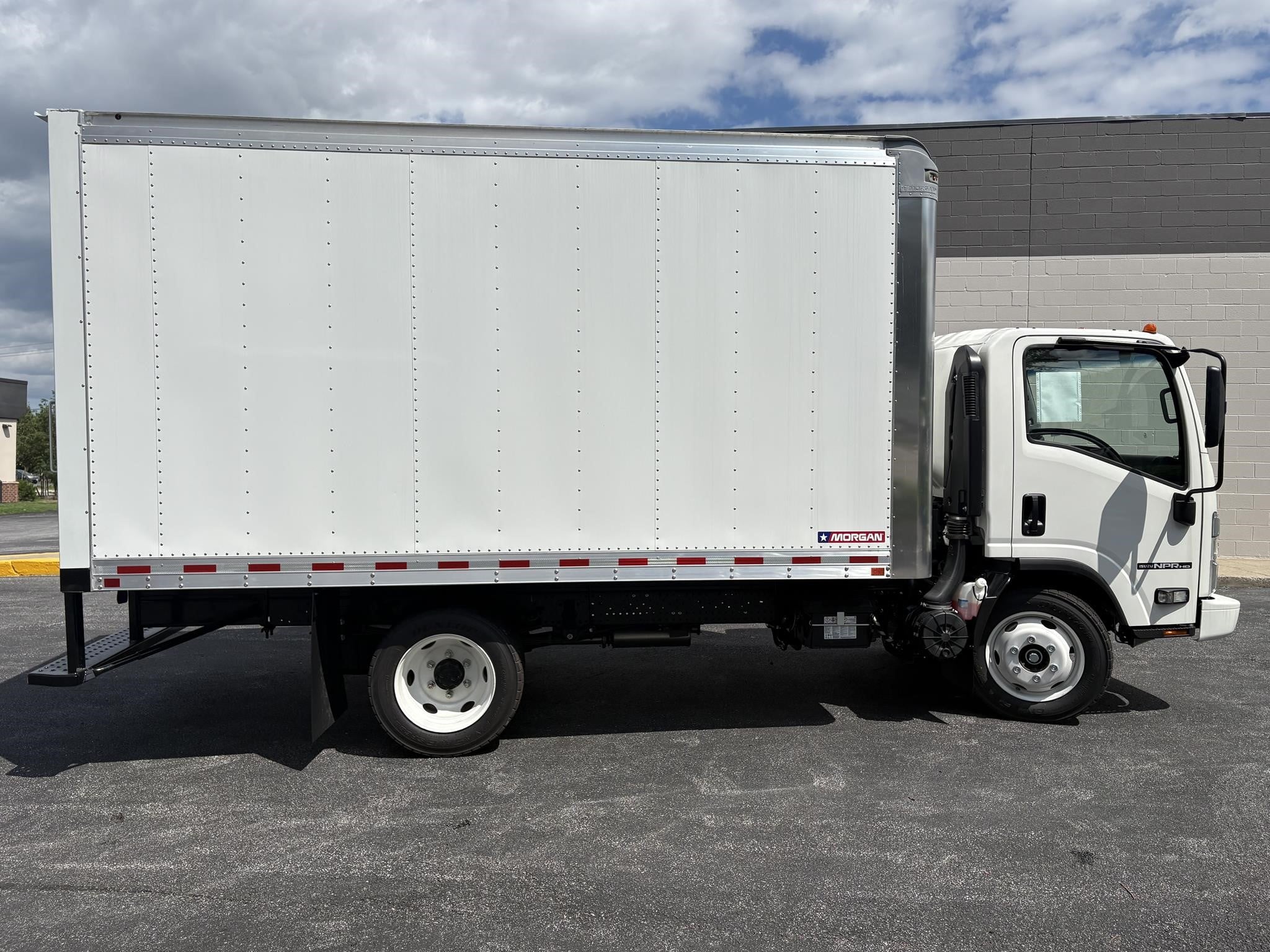 2026 Isuzu NPR HD