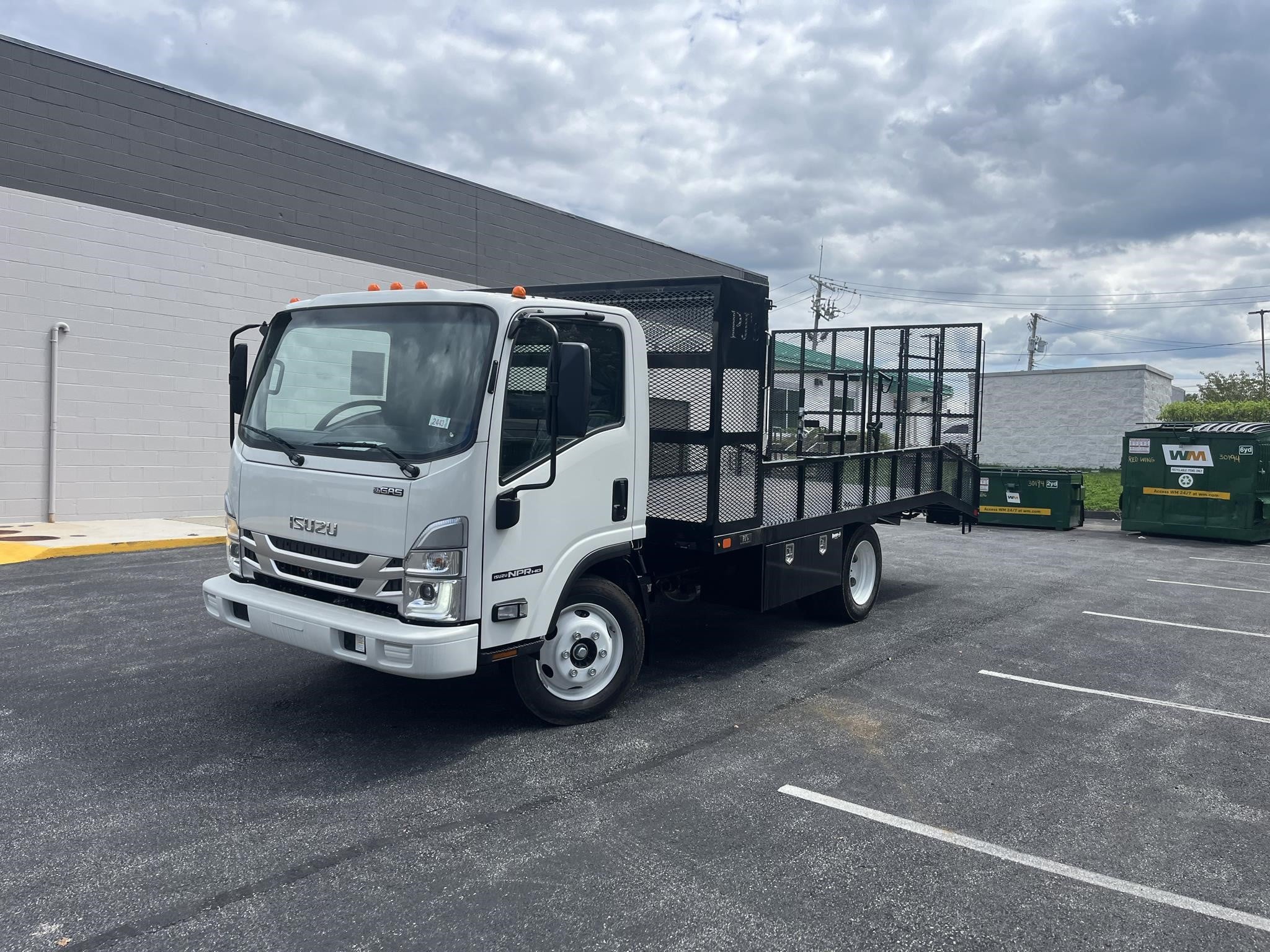 2026 Isuzu NPR HD