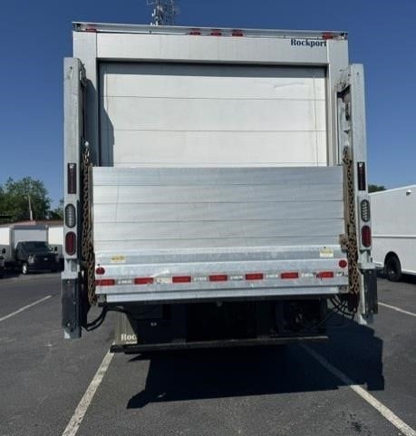 2022 Freightliner BUSINESS CLASS M2 106