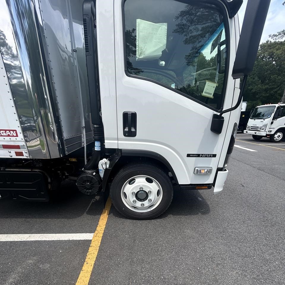 2026 Isuzu nrr