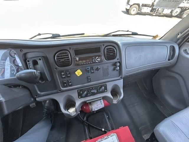 2020 Freightliner BUSINESS CLASS M2 106