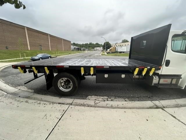 2019 Freightliner BUSINESS CLASS M2 106