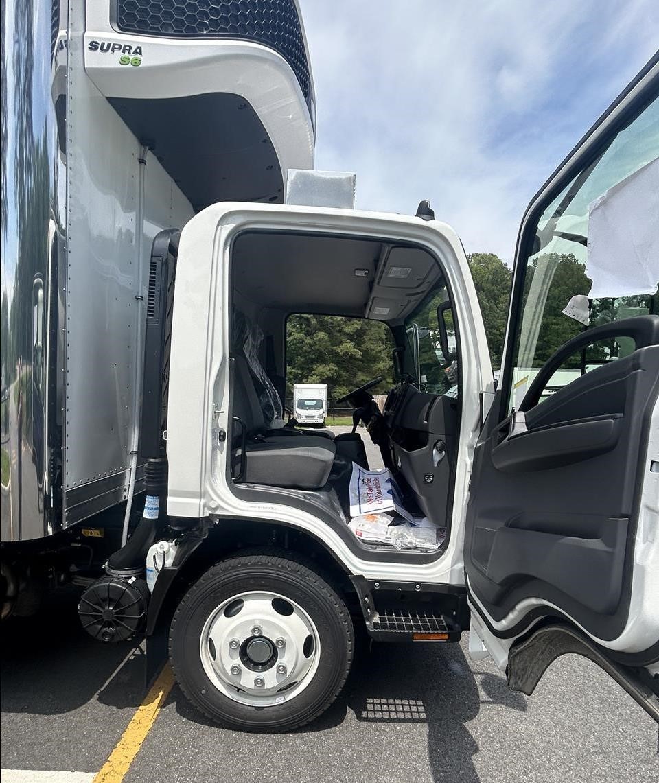 2026 Isuzu nrr