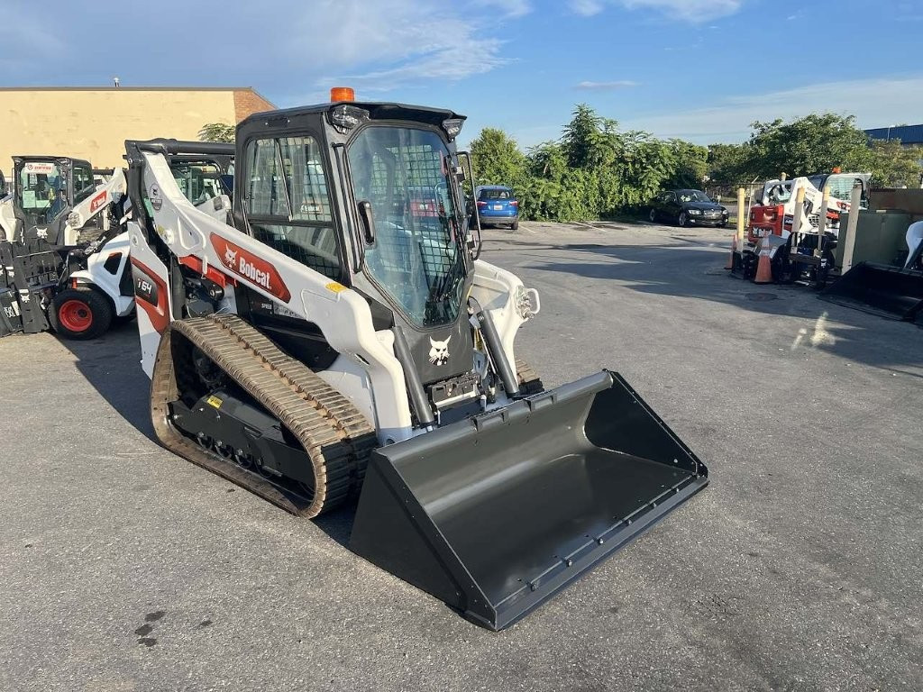 2025 Bobcat T64