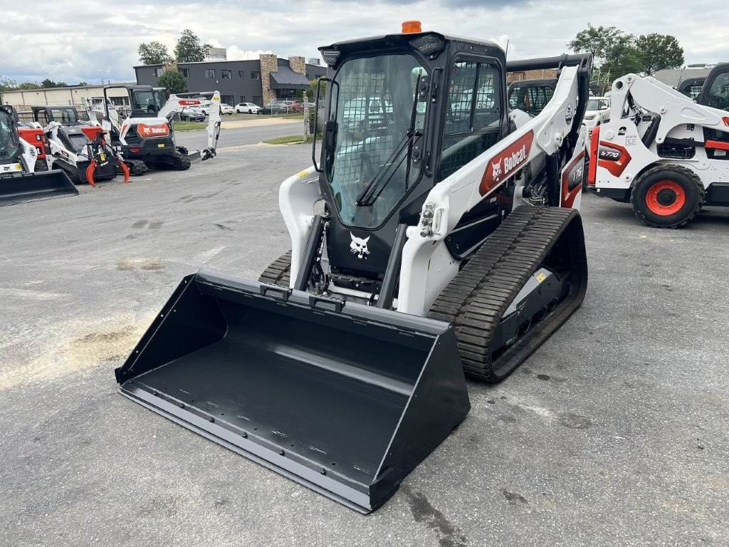 2025 Bobcat T76